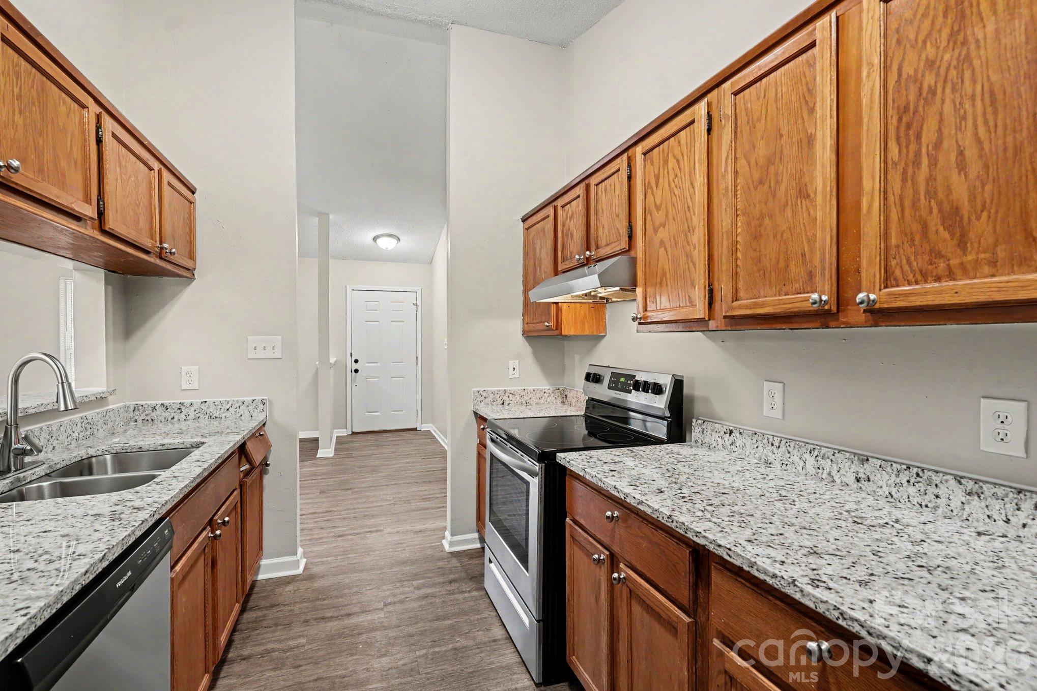 Single Family Residence at 6411 Rocklake Drive, Charlotte, photo 7 of 15