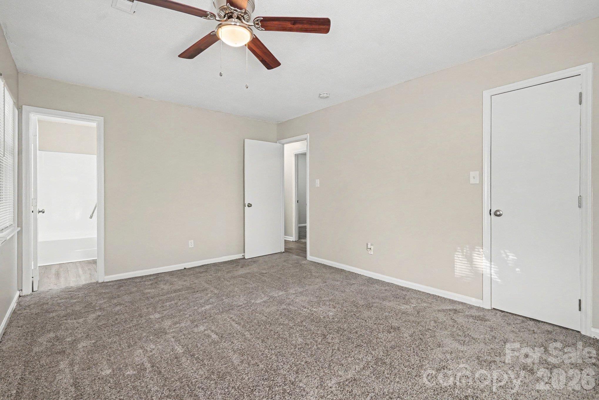 Single Family Residence at 6411 Rocklake Drive, Charlotte, photo 11 of 15