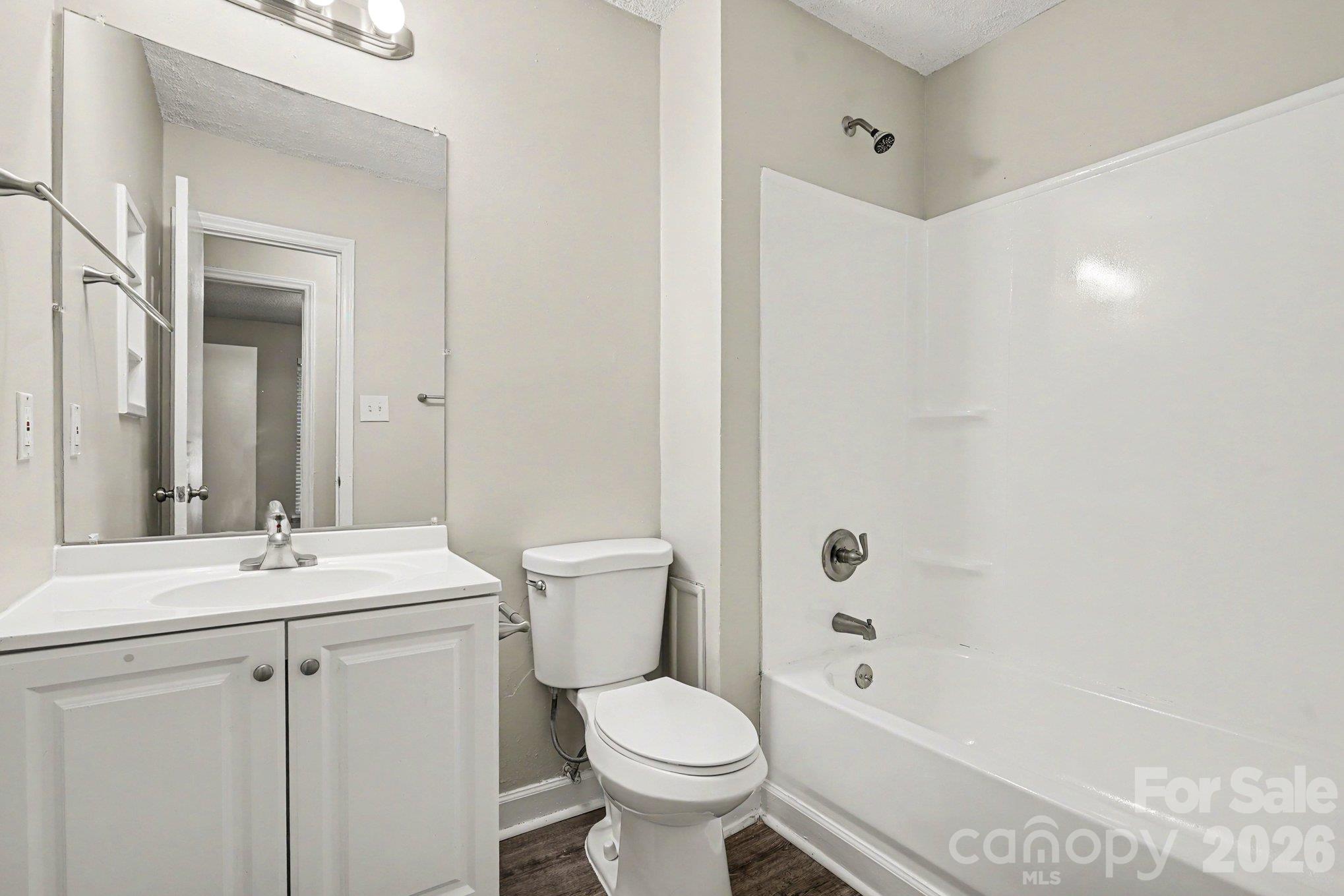 Single Family Residence at 6411 Rocklake Drive, Charlotte, photo 13 of 15
