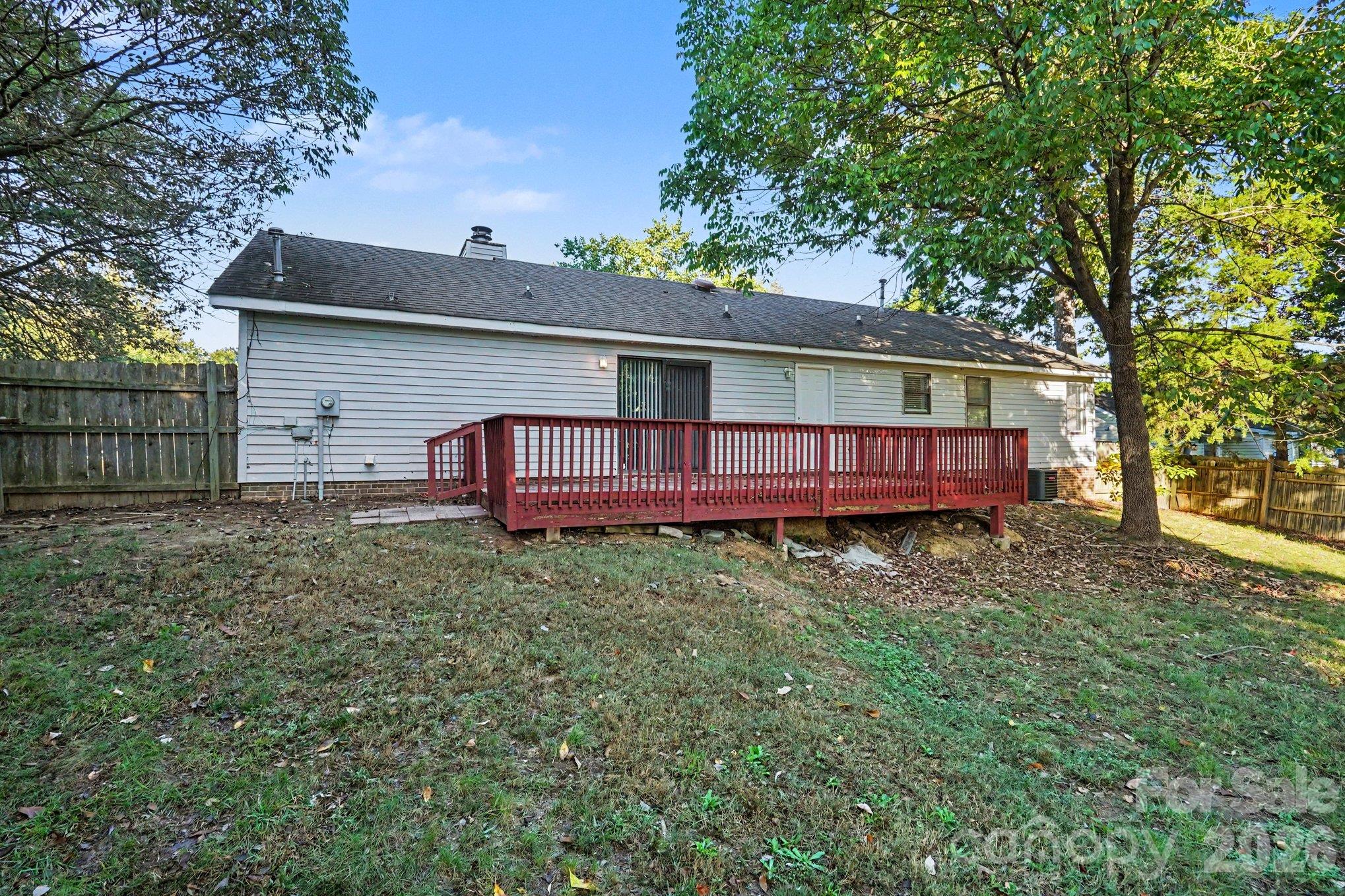 Single Family Residence at 6411 Rocklake Drive, Charlotte, photo 14 of 15