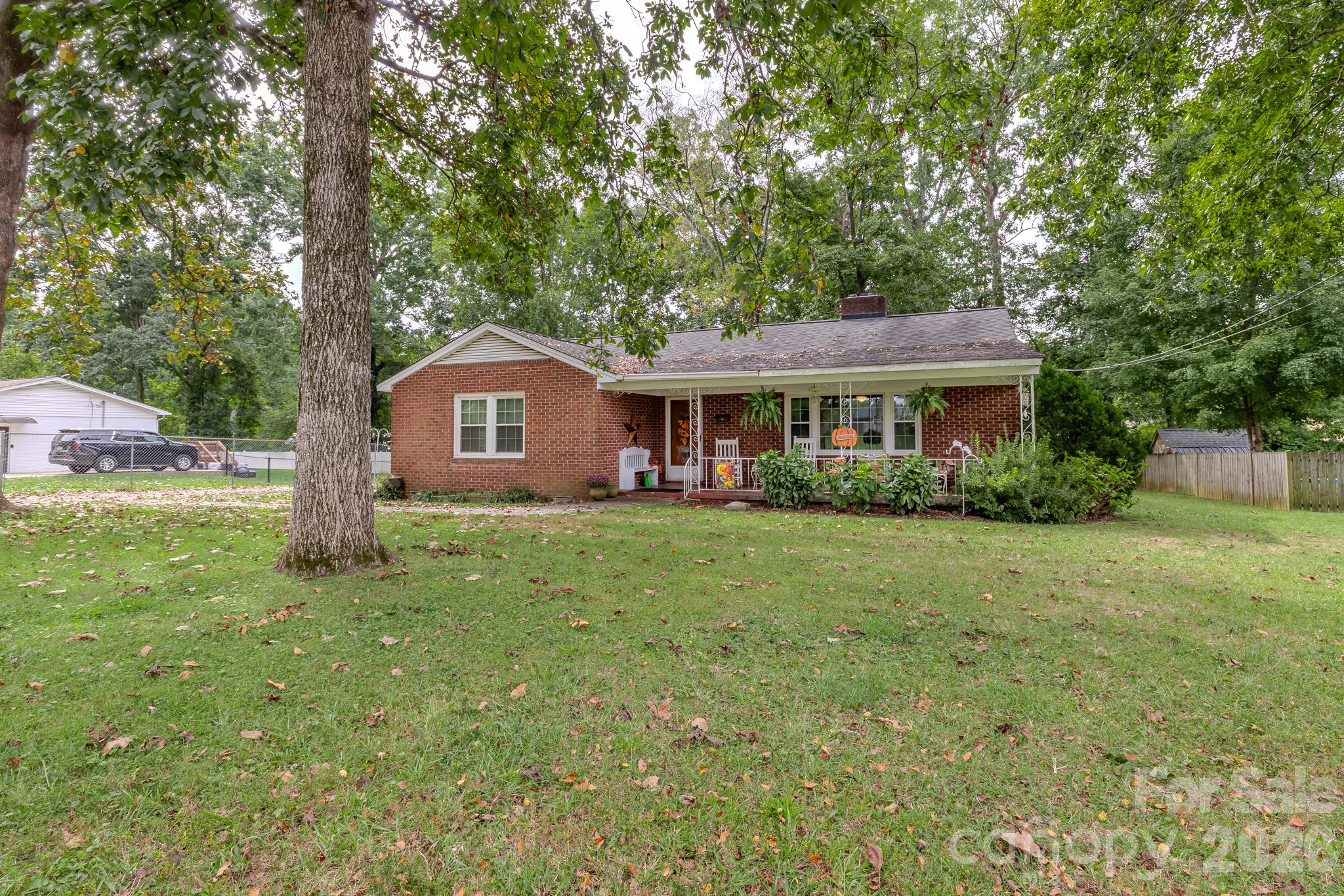 1004 Woodside Drive