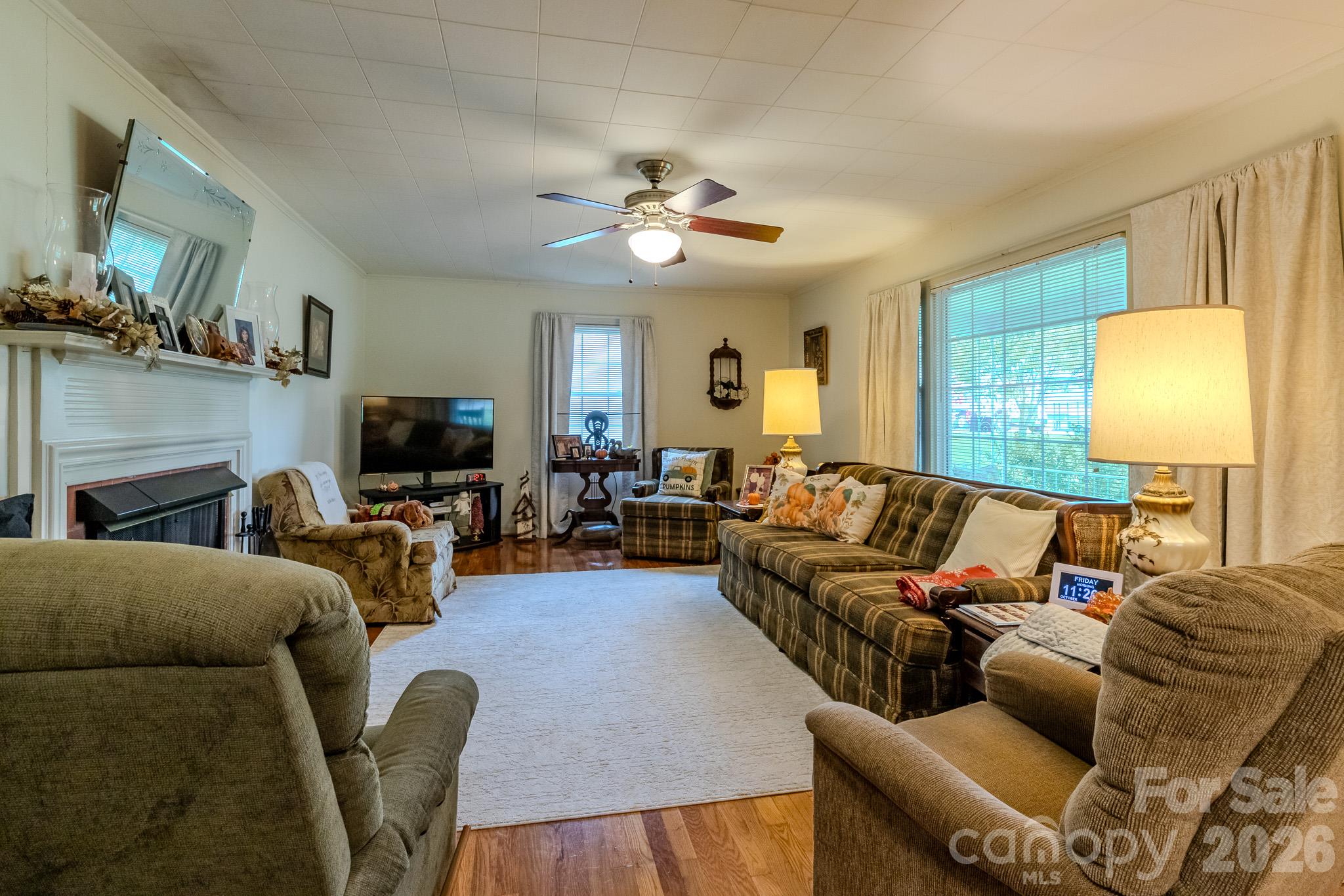 Single Family Residence at 1004 Woodside Drive, Kings Mountain, photo 7 of 15