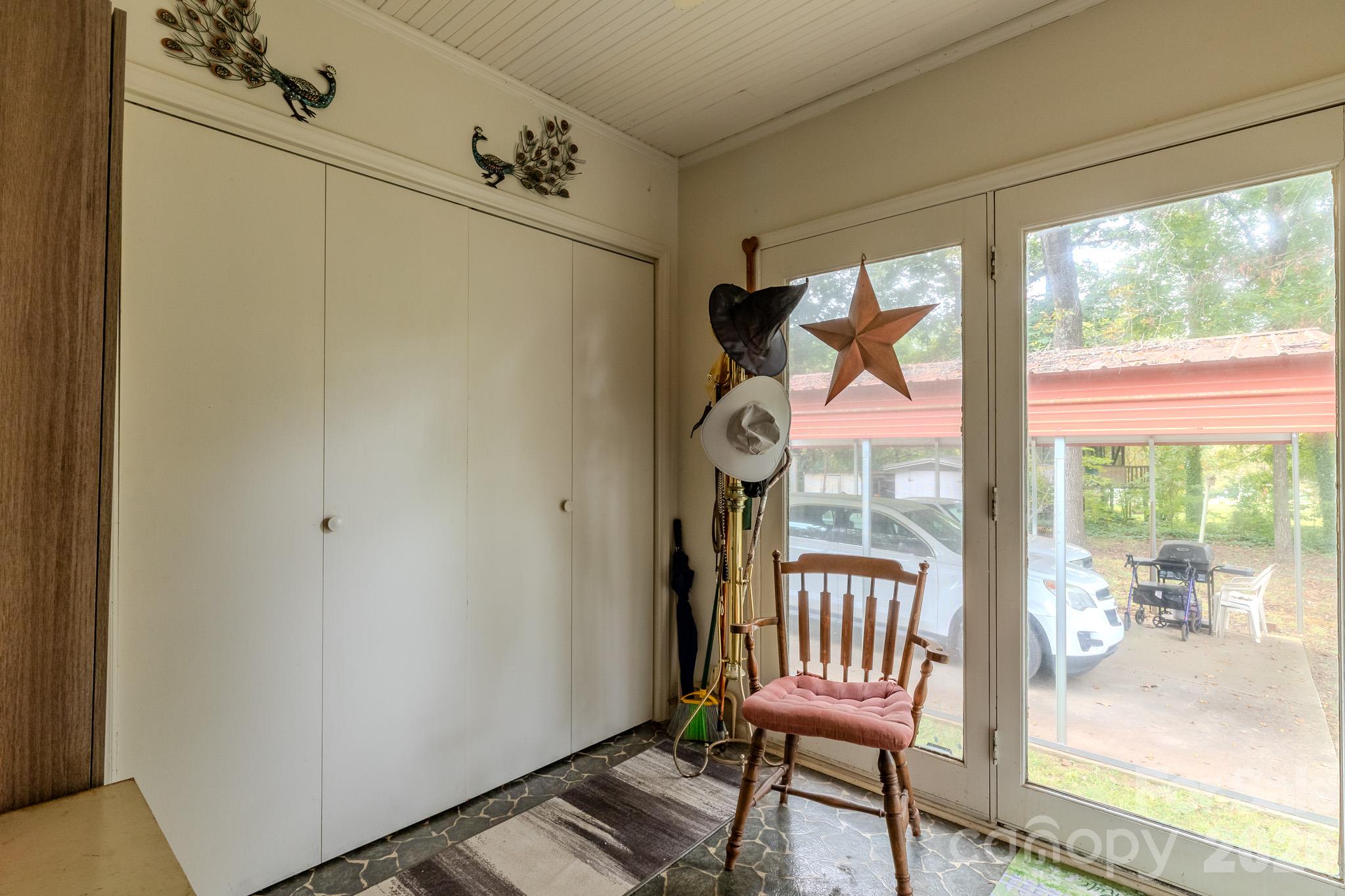 Single Family Residence at 1004 Woodside Drive, Kings Mountain, photo 14 of 15