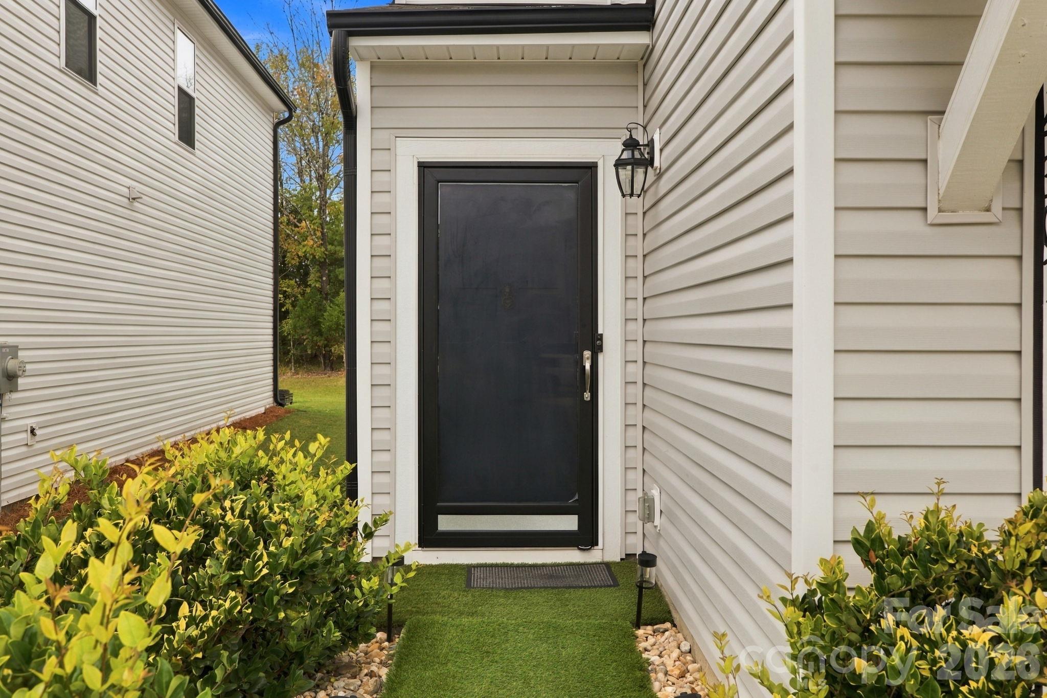 Single Family Residence at 14301 Whistling Teal Drive, Charlotte, photo 2 of 39