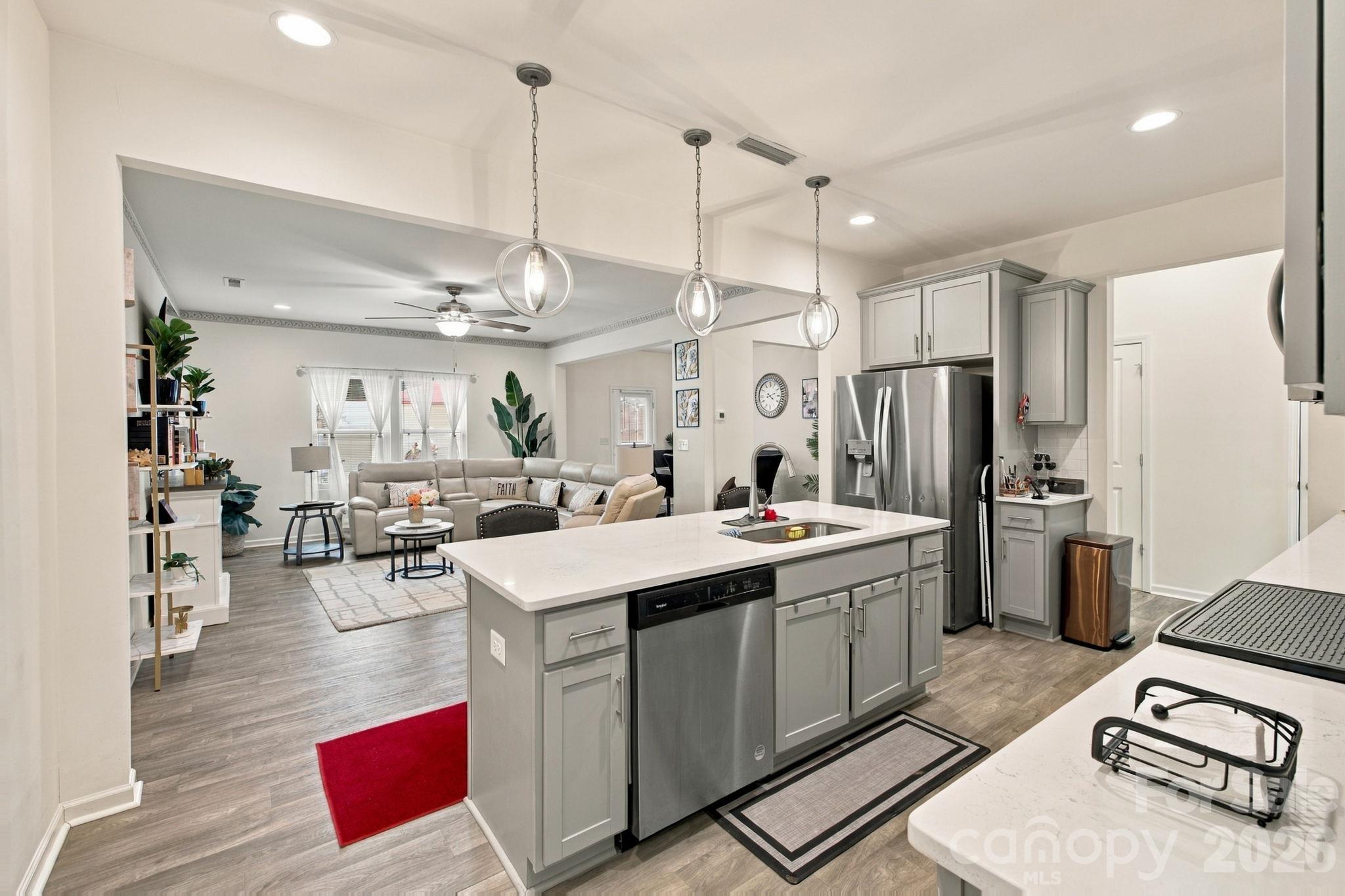 Single Family Residence at 14301 Whistling Teal Drive, Charlotte, photo 6 of 39