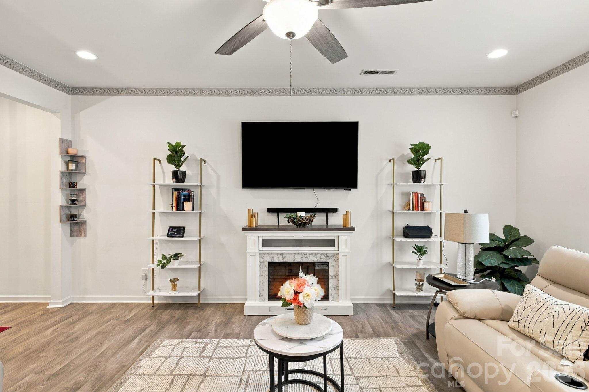 Single Family Residence at 14301 Whistling Teal Drive, Charlotte, photo 11 of 39