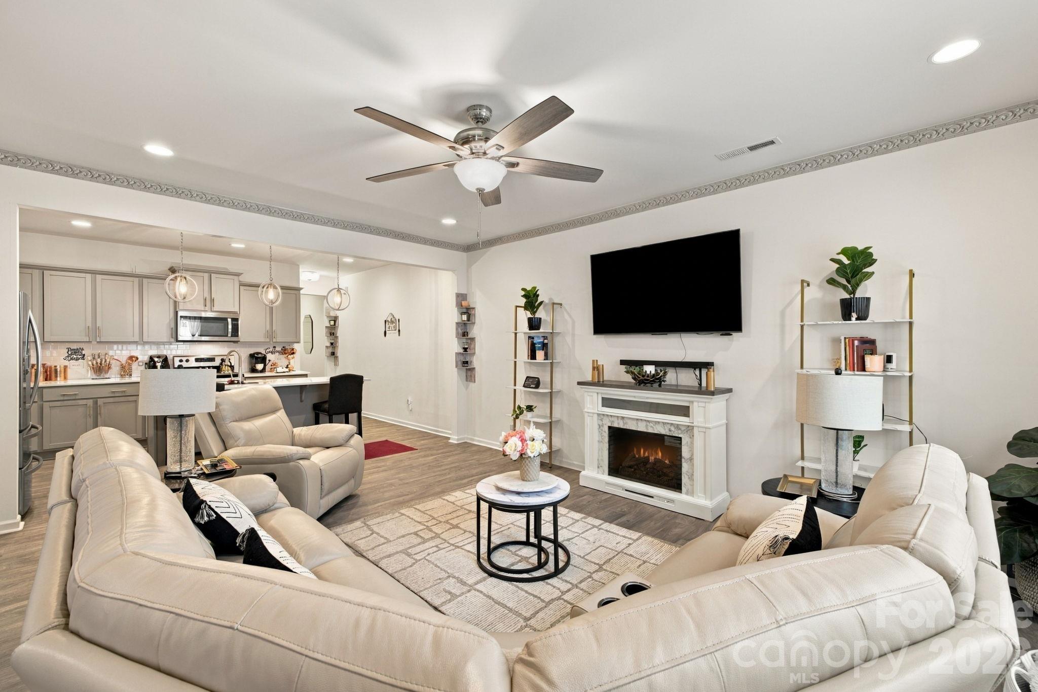Single Family Residence at 14301 Whistling Teal Drive, Charlotte, photo 12 of 39