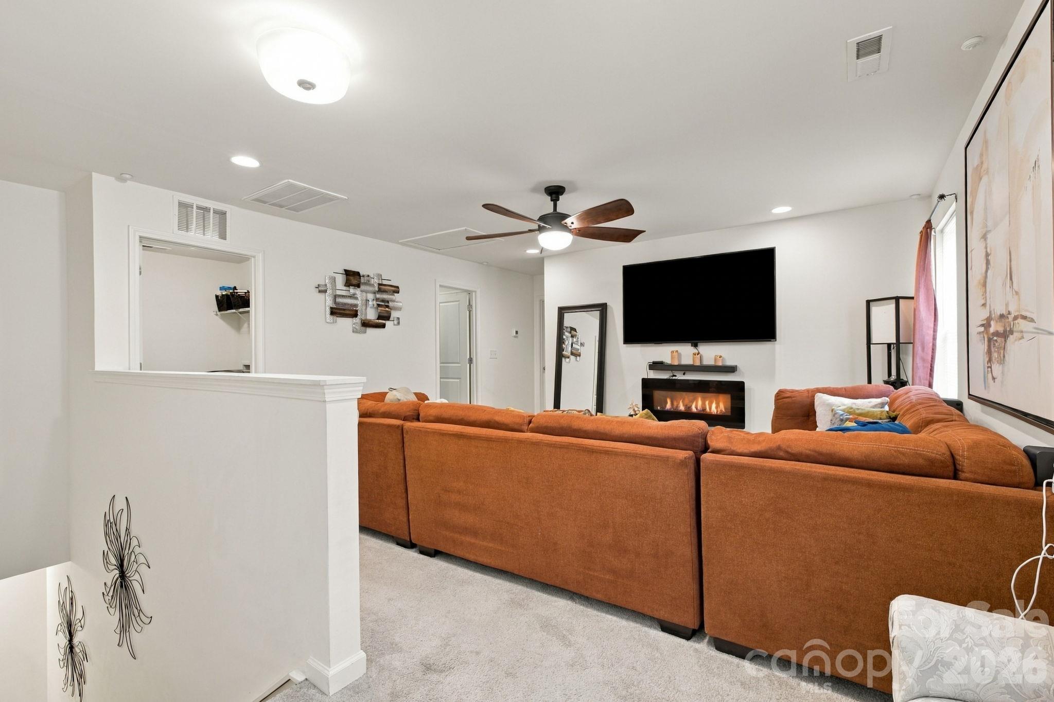 Single Family Residence at 14301 Whistling Teal Drive, Charlotte, photo 19 of 39