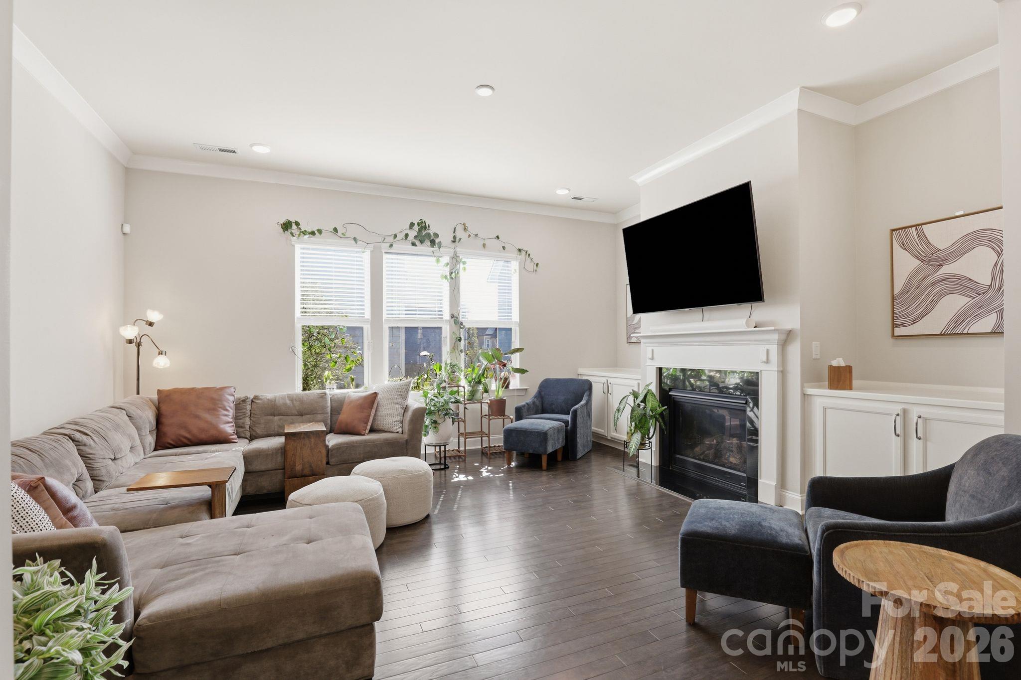 Single Family Residence at 9104 Gladden Hill Lane, Pineville, photo 6 of 48