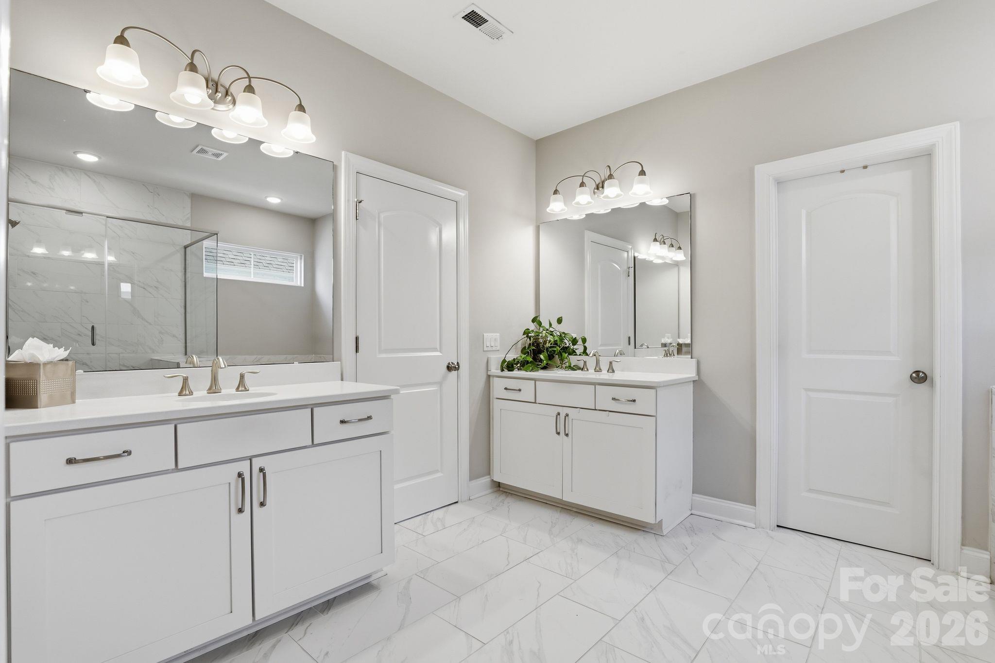 Single Family Residence at 9104 Gladden Hill Lane, Pineville, photo 17 of 48