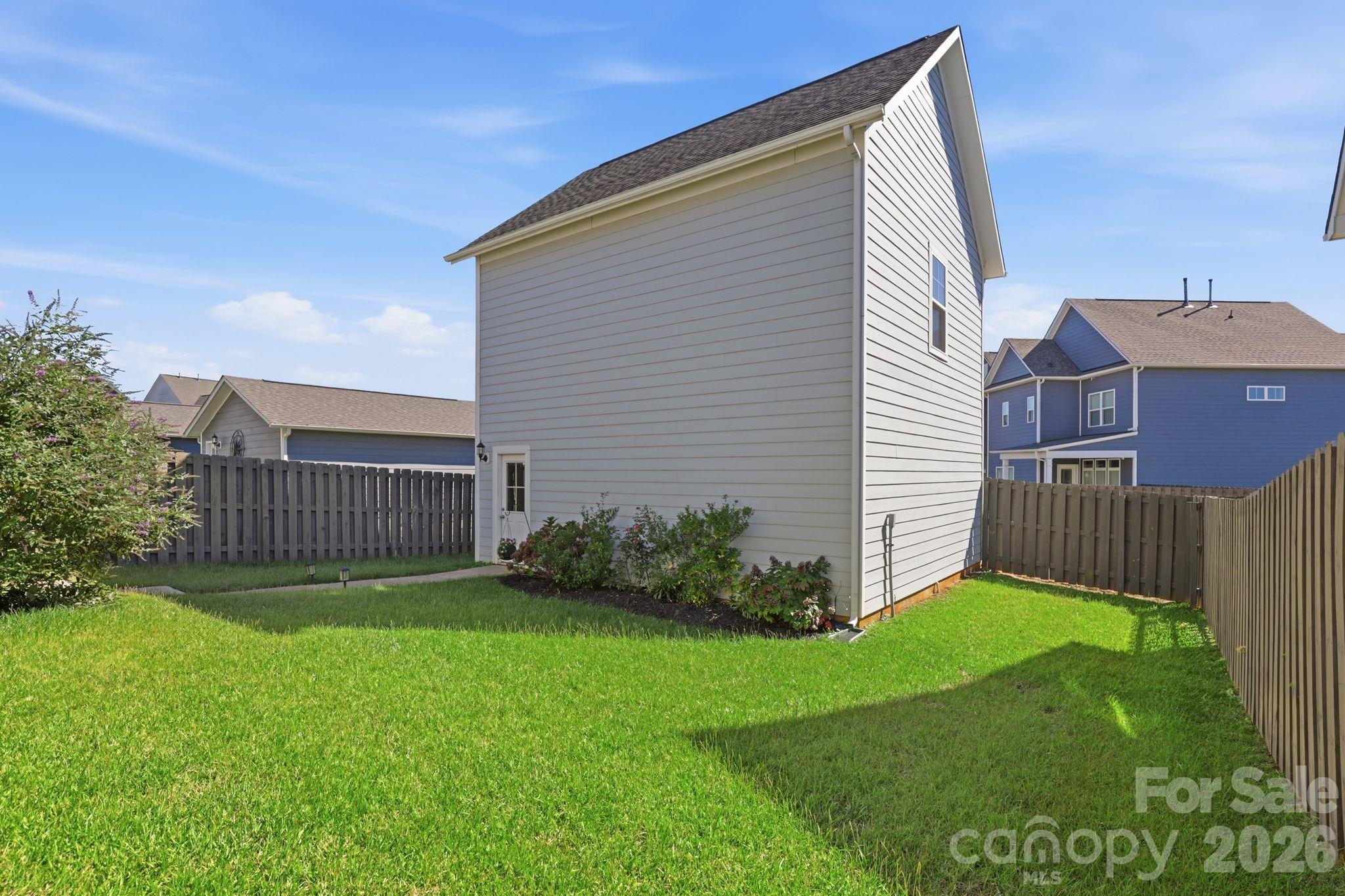 Single Family Residence at 9104 Gladden Hill Lane, Pineville, photo 44 of 48