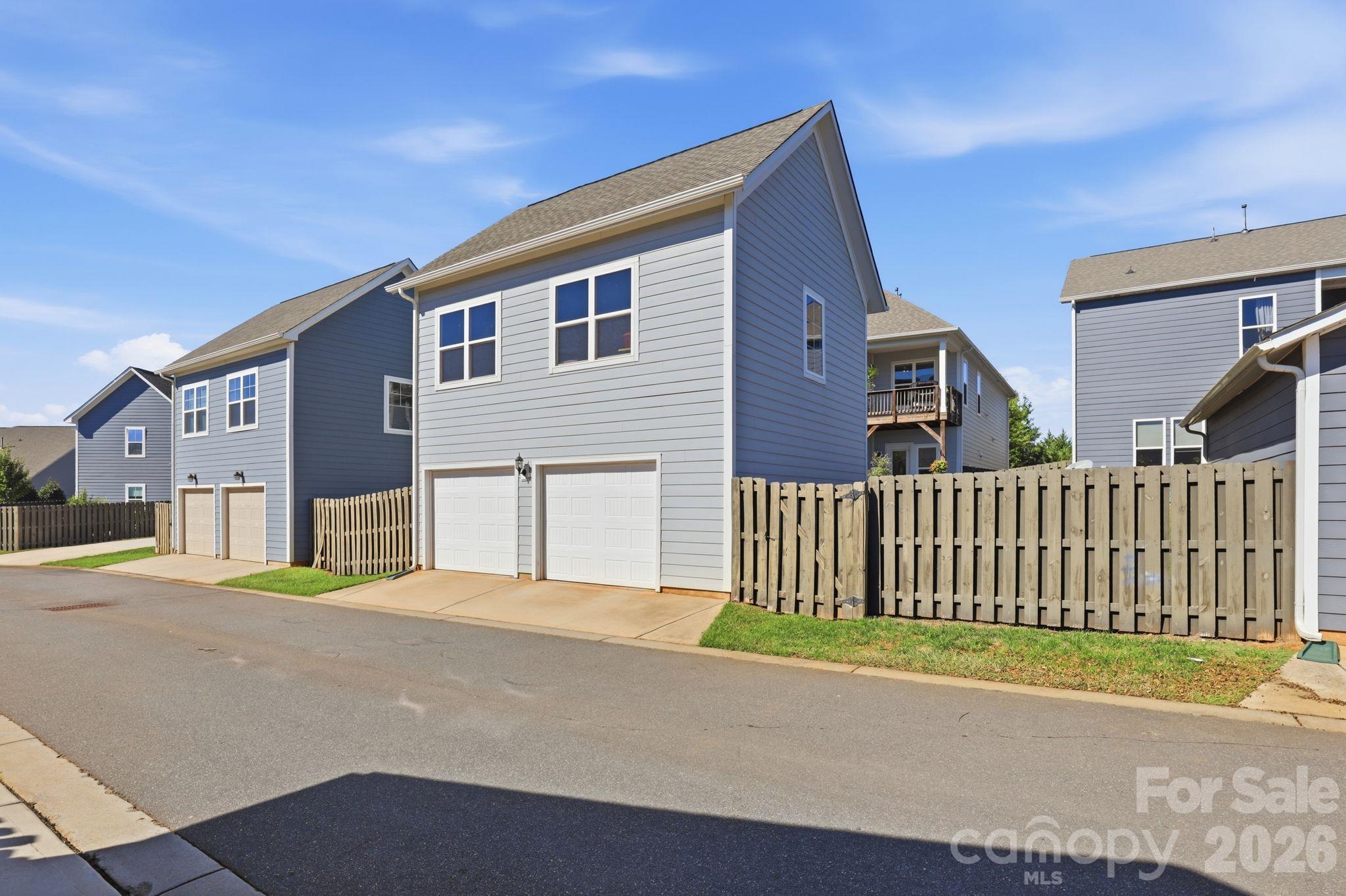 Single Family Residence at 9104 Gladden Hill Lane, Pineville, photo 45 of 48