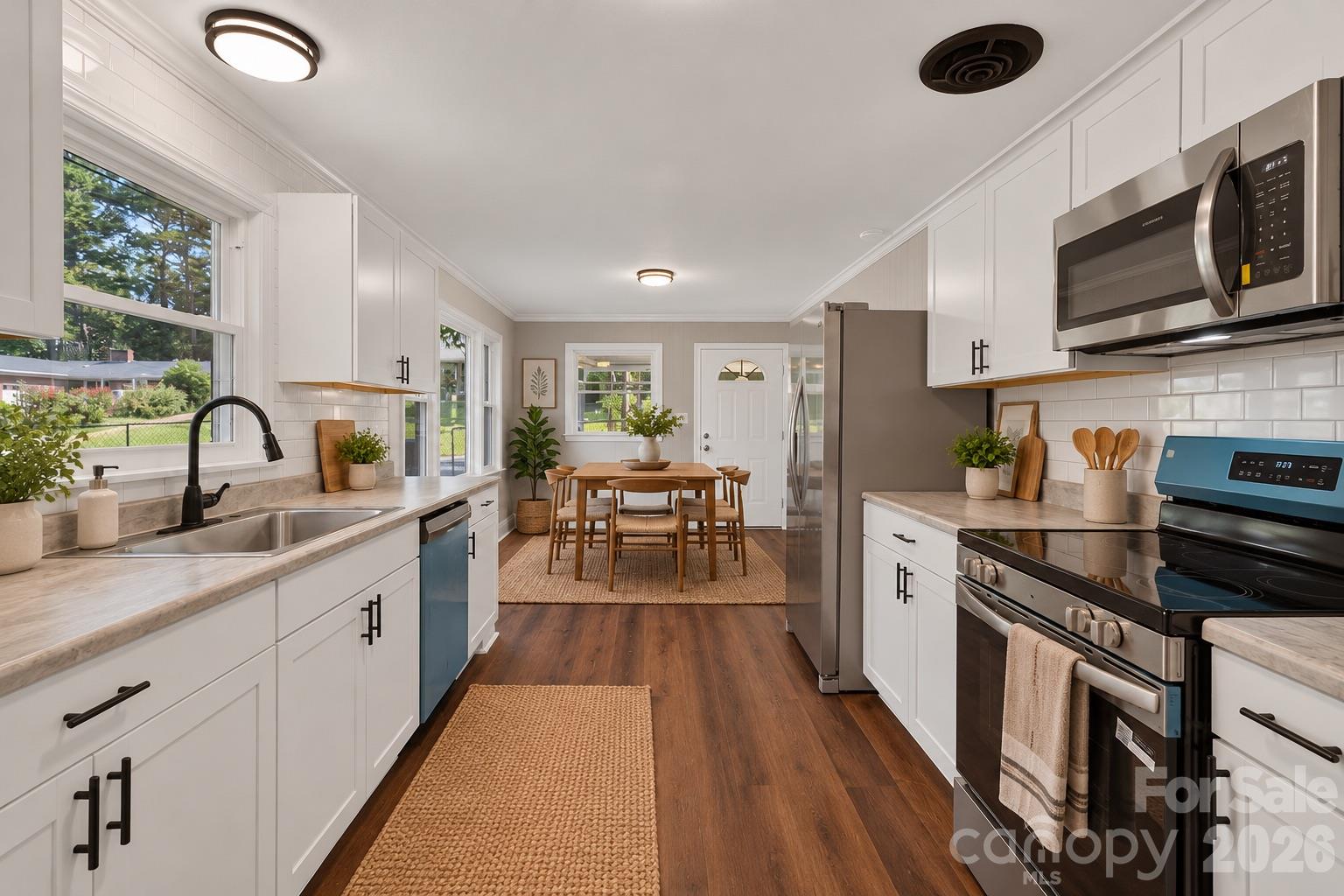 virtually staged kitchen and dining area - 425 Roberts Street, Salisbury