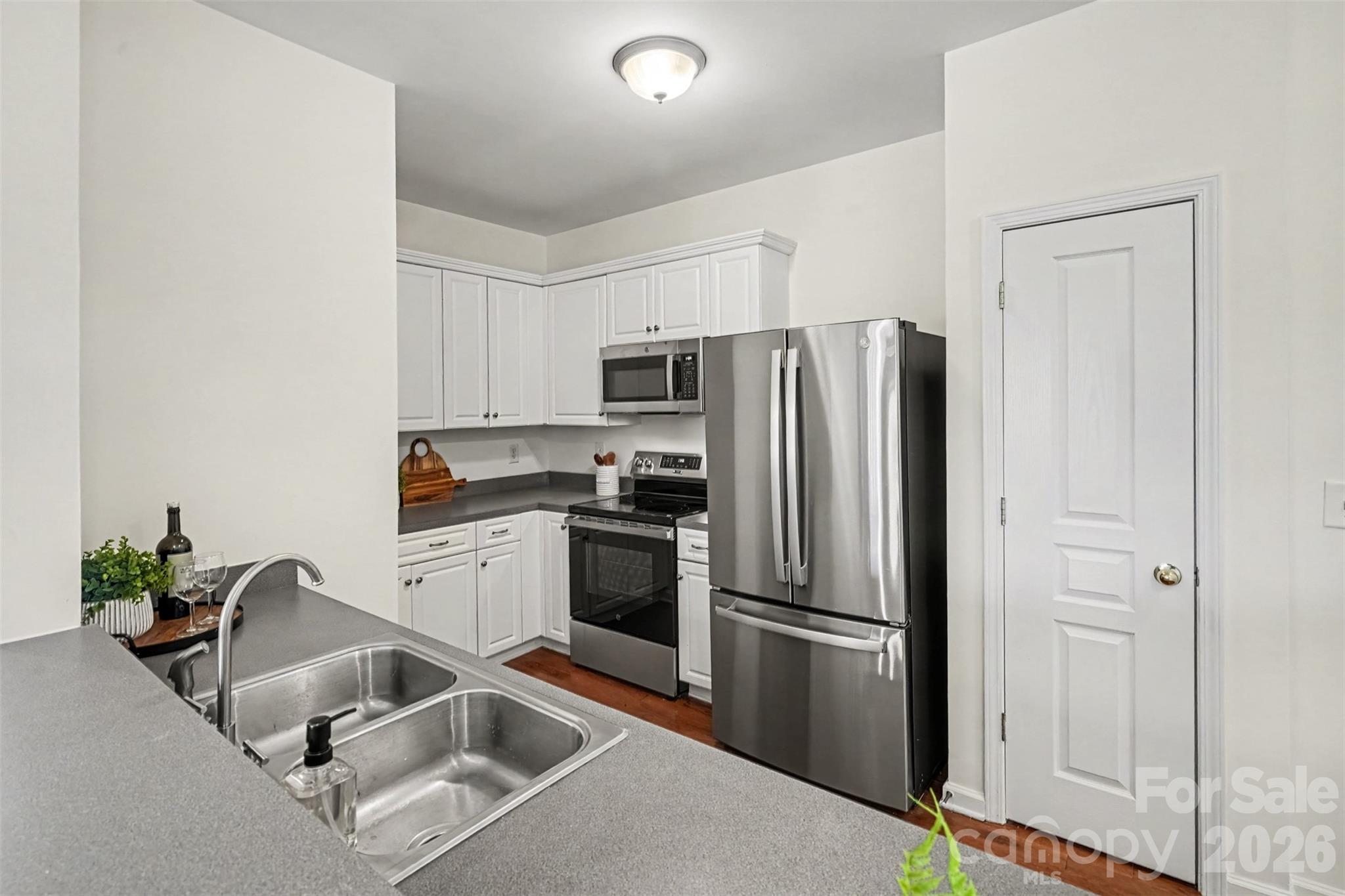 Condominium at 18711 Ruffner Drive, Cornelius, photo 7 of 21