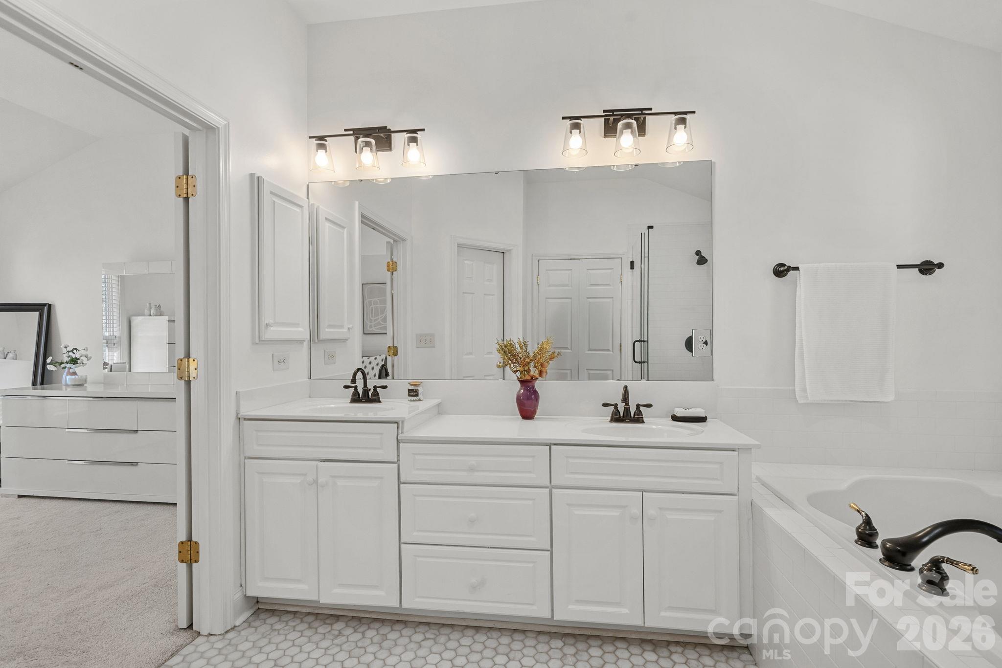 Single Family Residence at 15744 Trenton Place Road, Huntersville, photo 18 of 37
