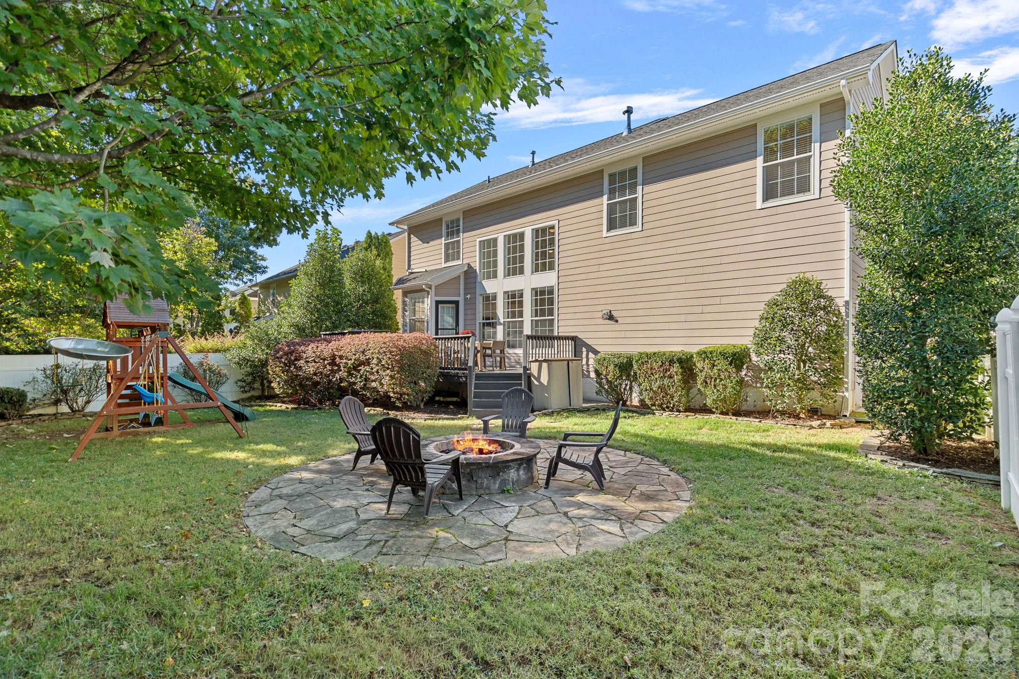 Single Family Residence at 15744 Trenton Place Road, Huntersville, photo 27 of 37