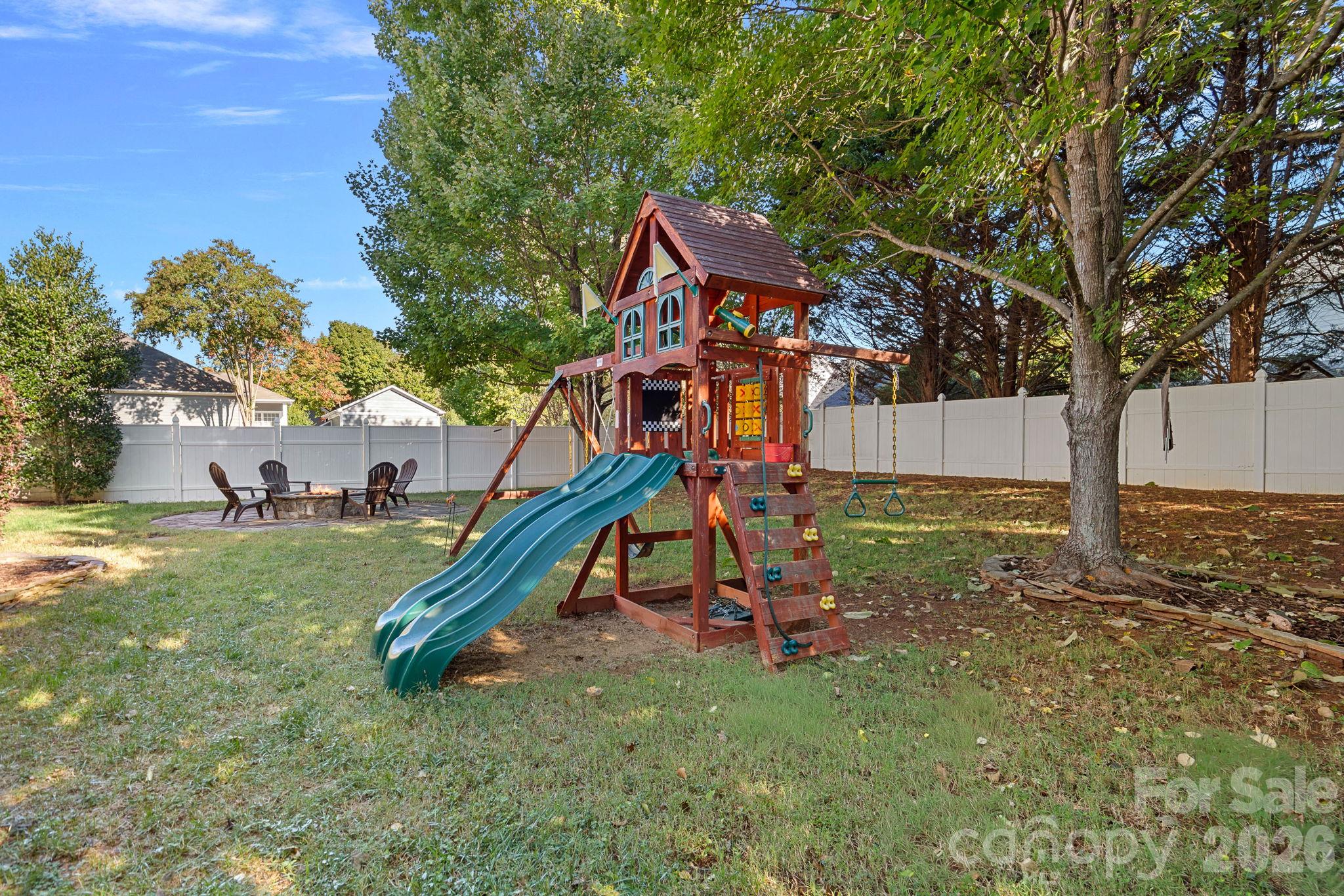 Single Family Residence at 15744 Trenton Place Road, Huntersville, photo 29 of 37
