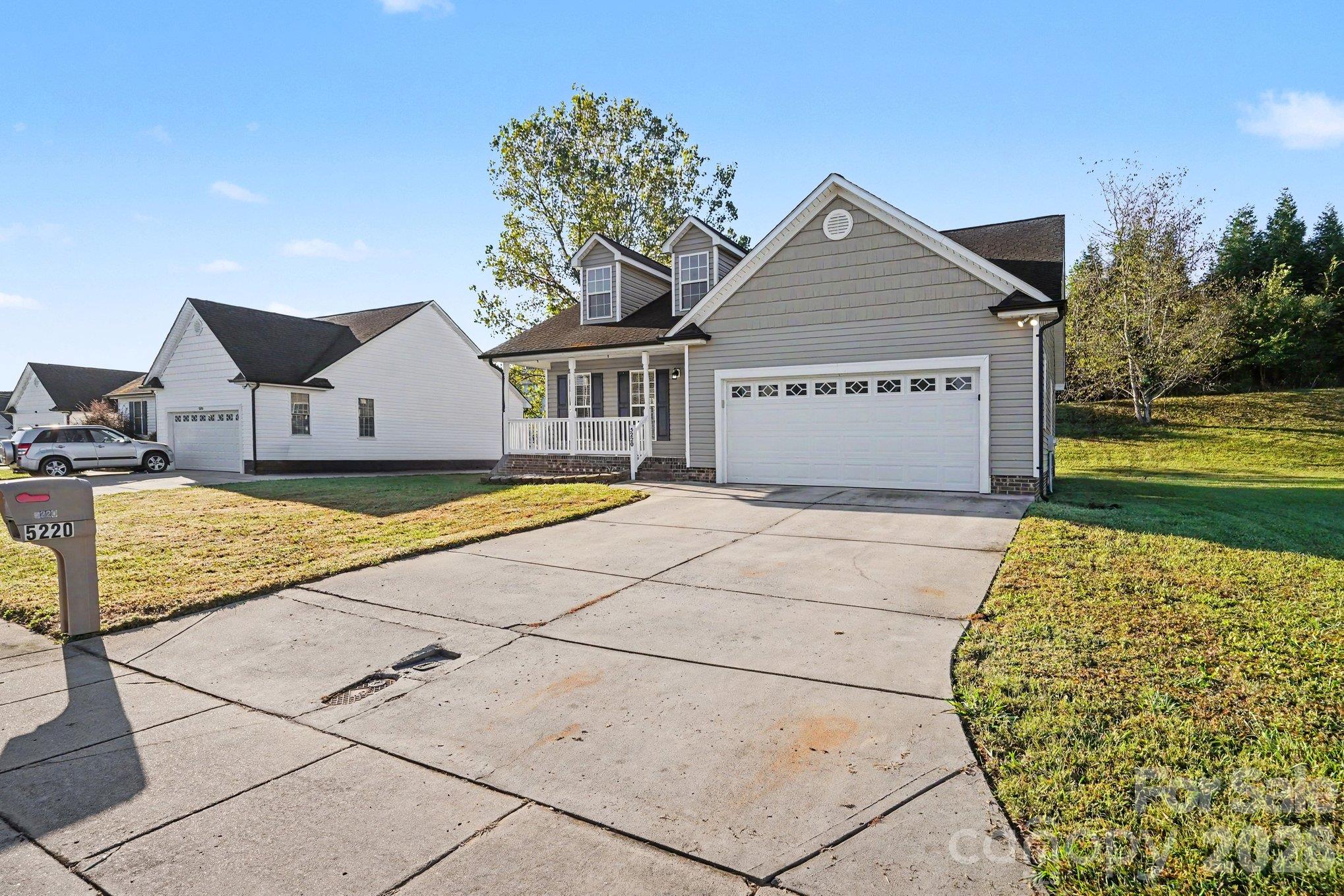 Single Family Residence at 5220 Hildreth Court, Concord, photo 2 of 17