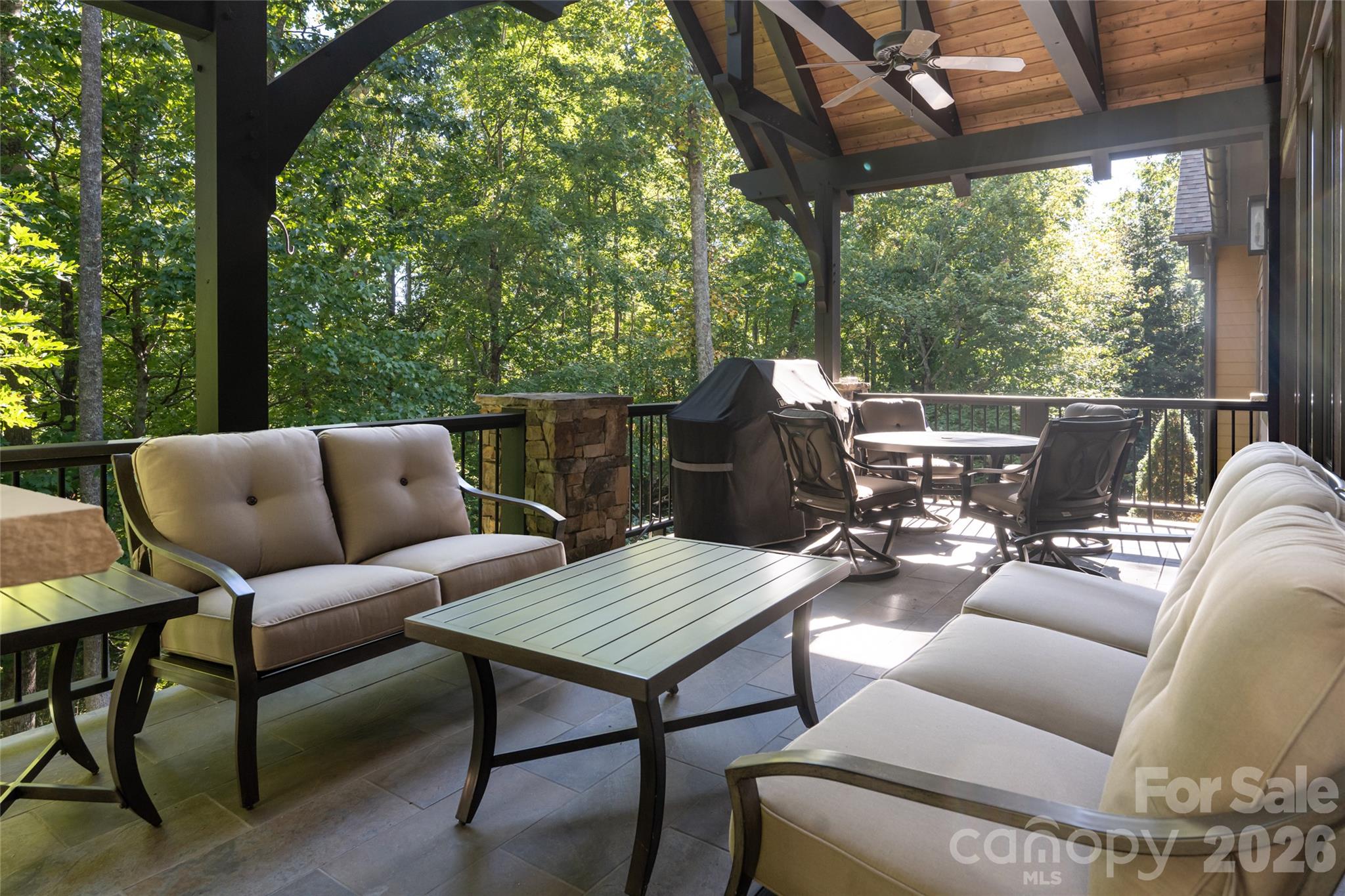Single Family Residence at 2 Cherokee Orchard Court, Fairview, photo 7 of 48