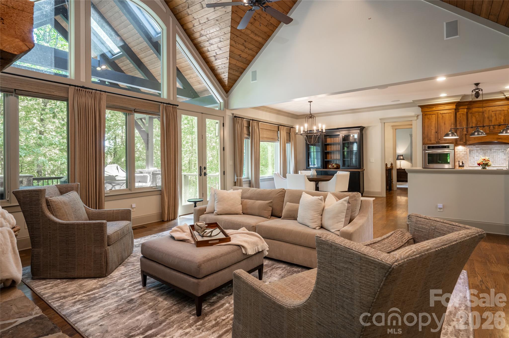 Single Family Residence at 2 Cherokee Orchard Court, Fairview, photo 13 of 48