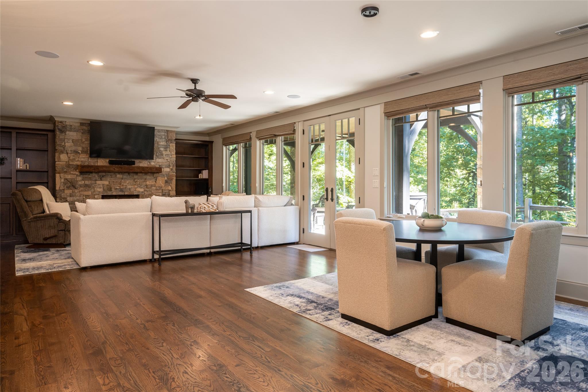 Single Family Residence at 2 Cherokee Orchard Court, Fairview, photo 28 of 48