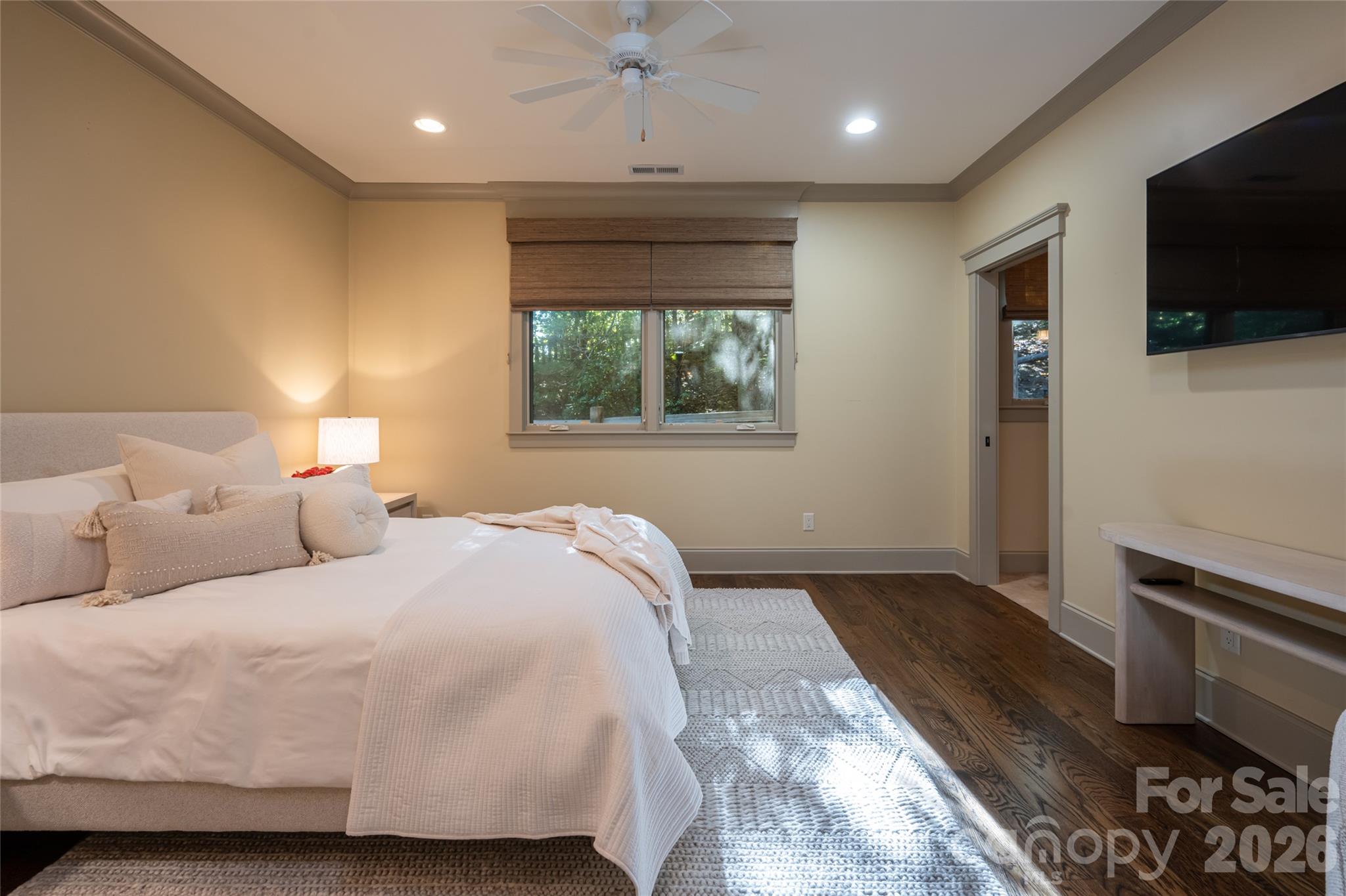 Single Family Residence at 2 Cherokee Orchard Court, Fairview, photo 36 of 48