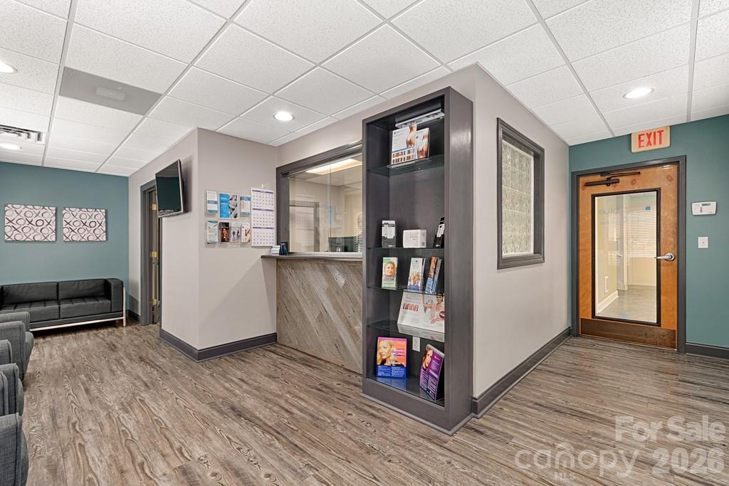 Interior - 120 Chadwick Square Court, Hendersonville