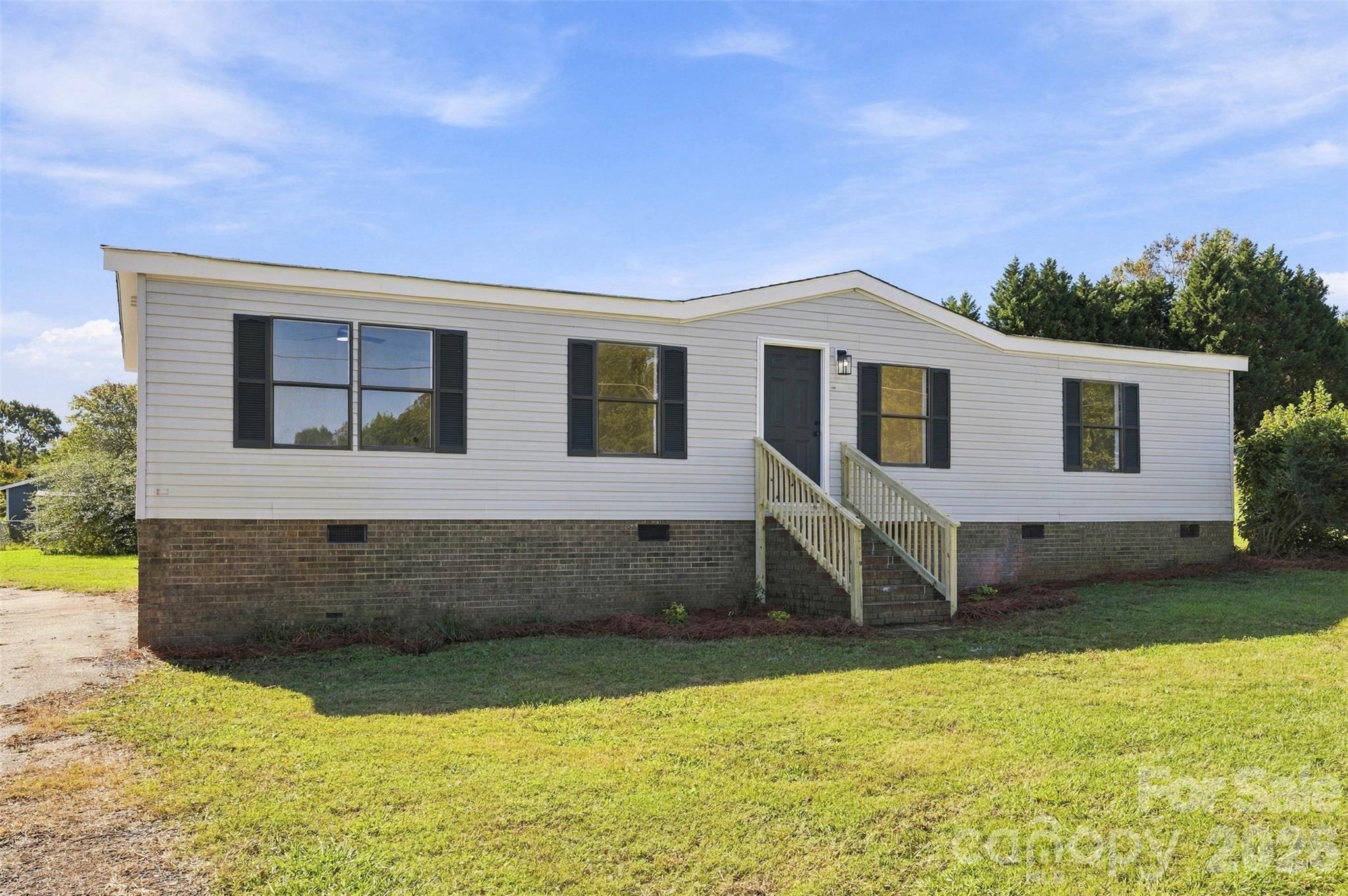 Single Family Residence at 144 Sonja Drive, Statesville, photo 6 of 37