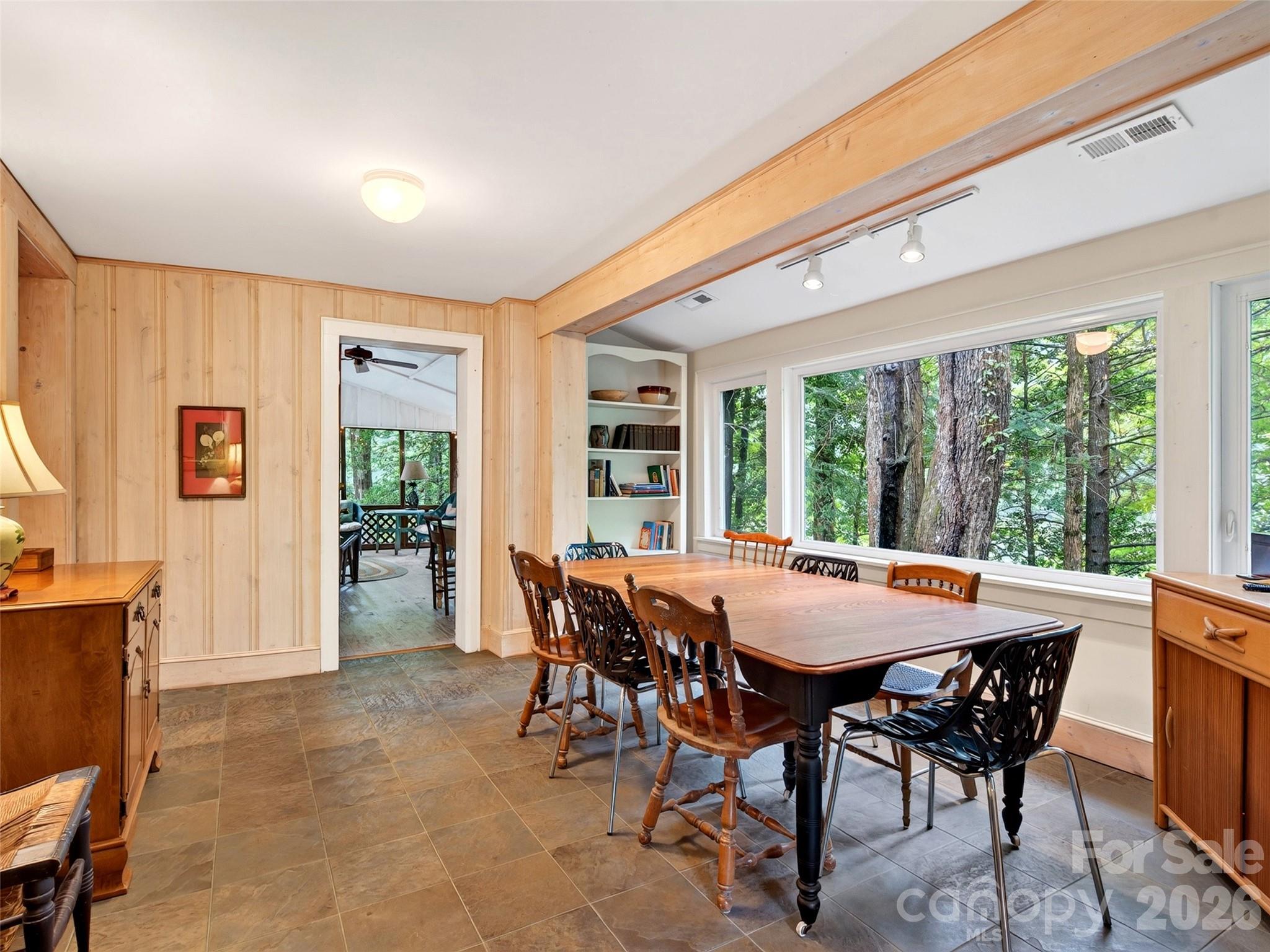 Single Family Residence at 138 Gowan Point, Marion, photo 8 of 39