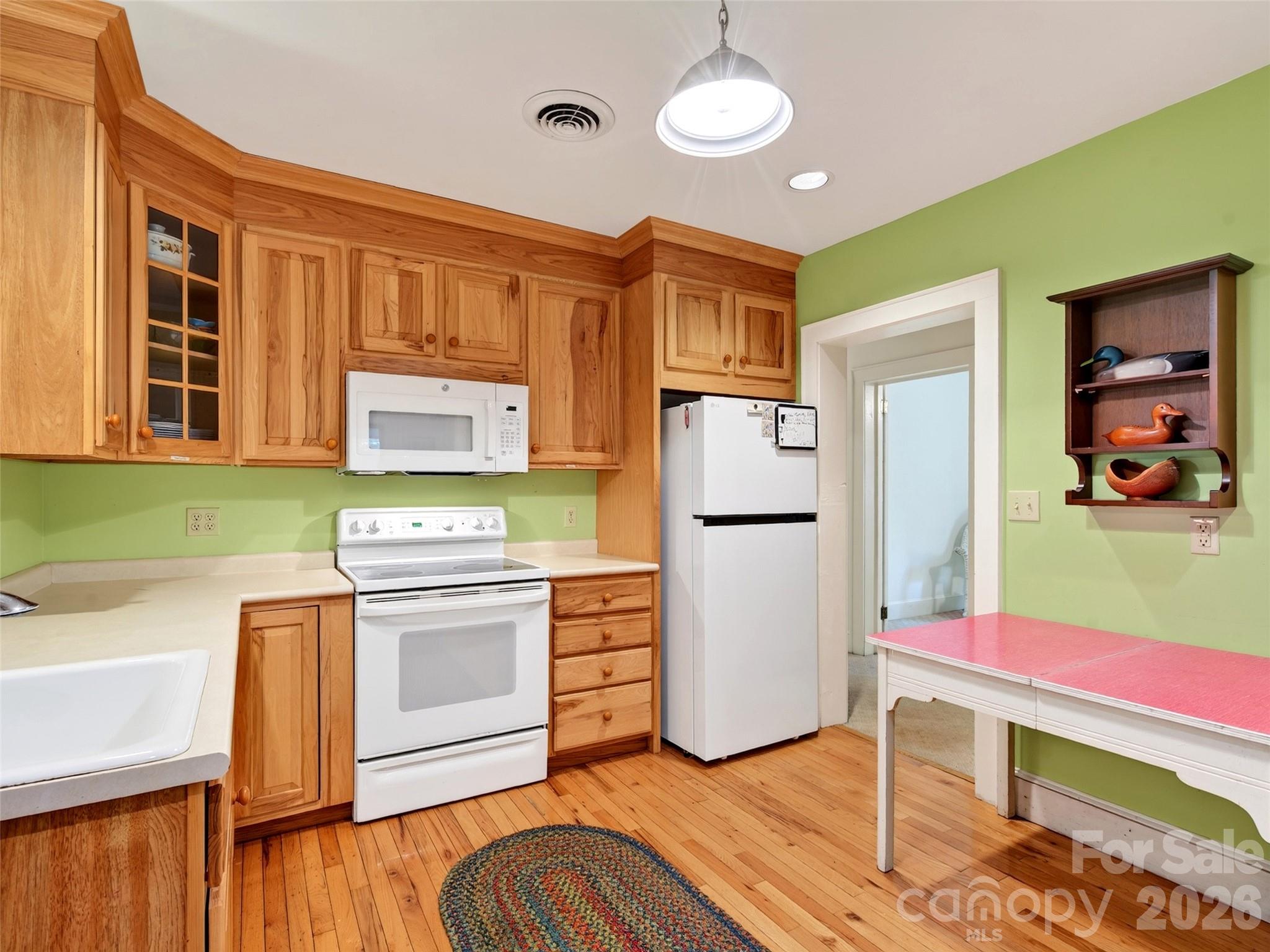 Single Family Residence at 138 Gowan Point, Marion, photo 13 of 39