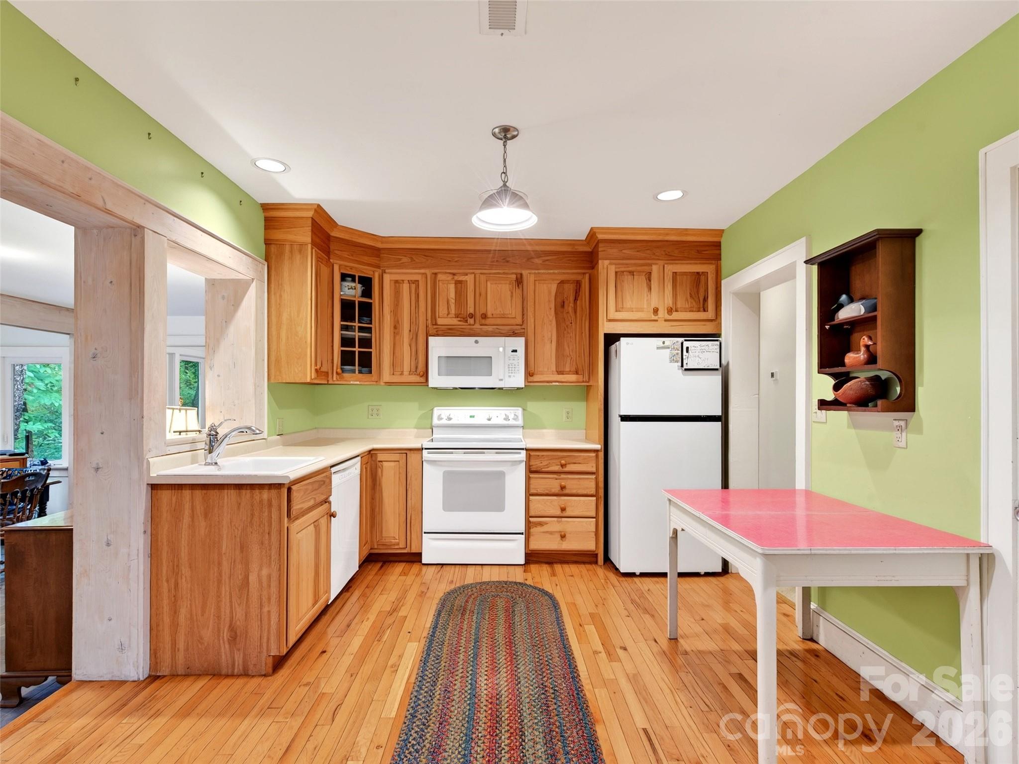 Single Family Residence at 138 Gowan Point, Marion, photo 14 of 39