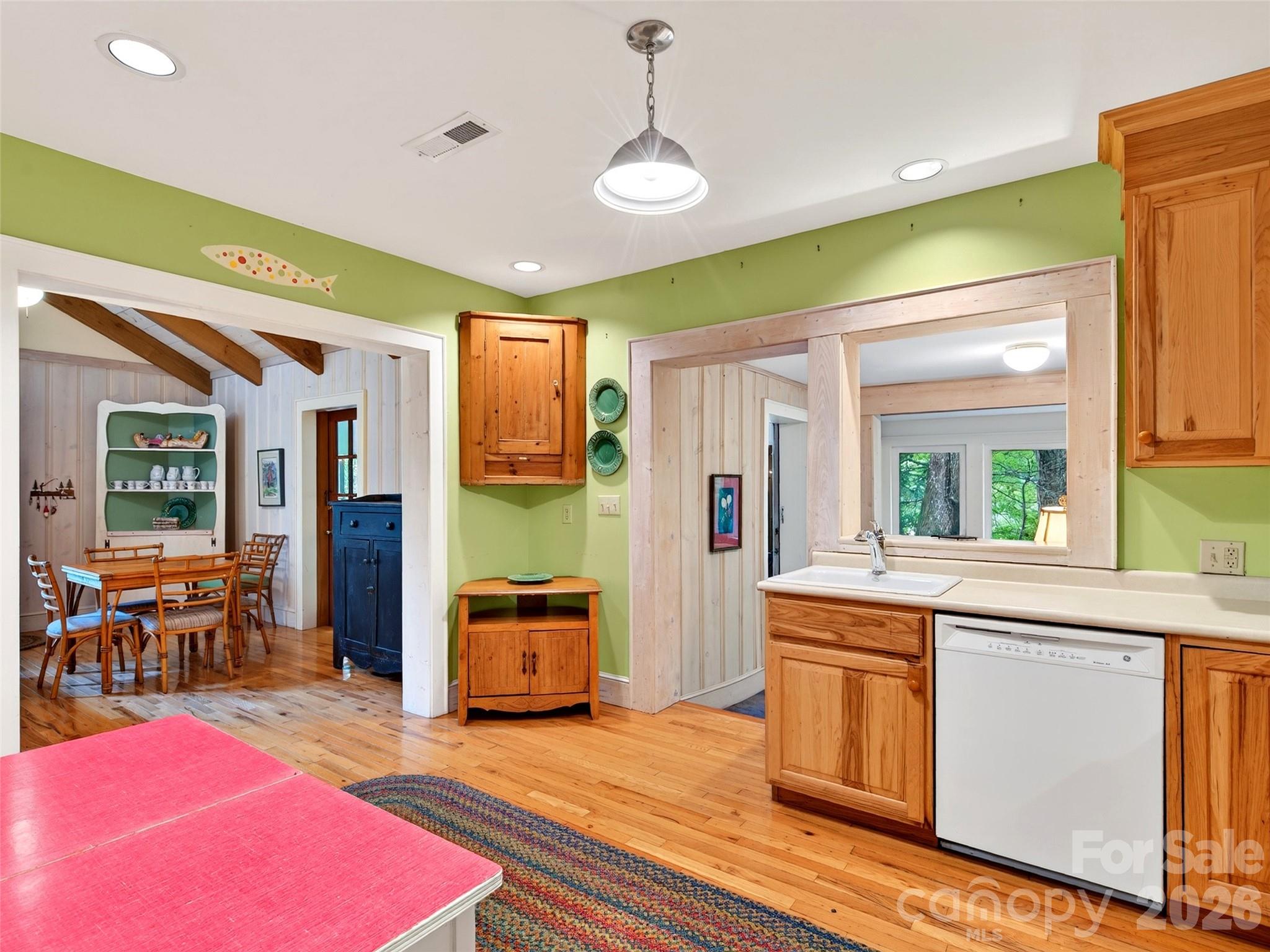 Single Family Residence at 138 Gowan Point, Marion, photo 15 of 39