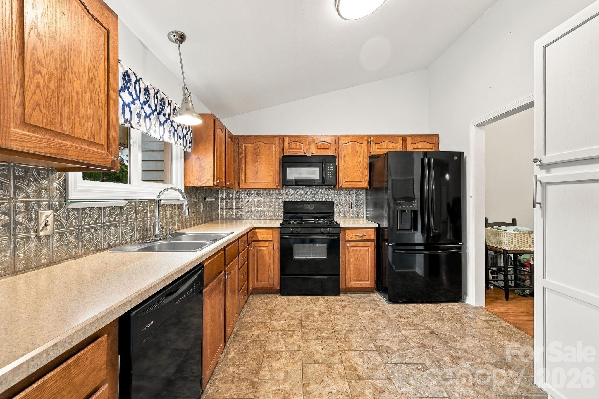 Condominium at 1805 Wellington Hills Circle, Salisbury, photo 8 of 32
