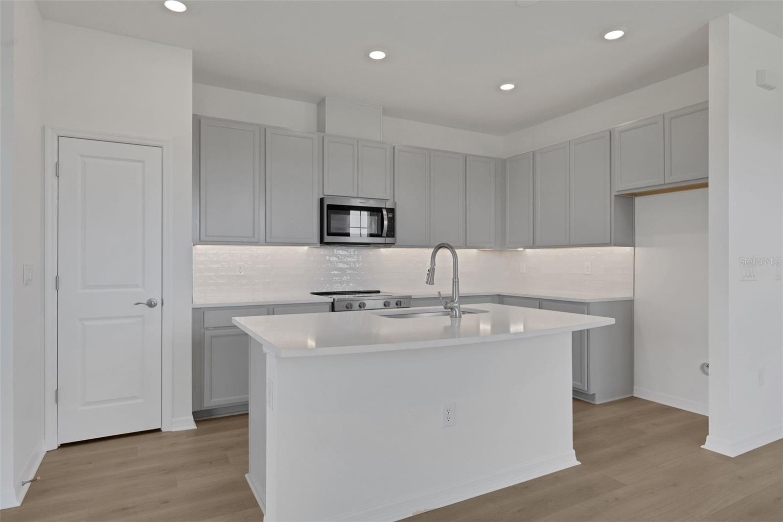 Townhouse at 7530 SEA OAK CT, PARRISH, photo 10 of 31