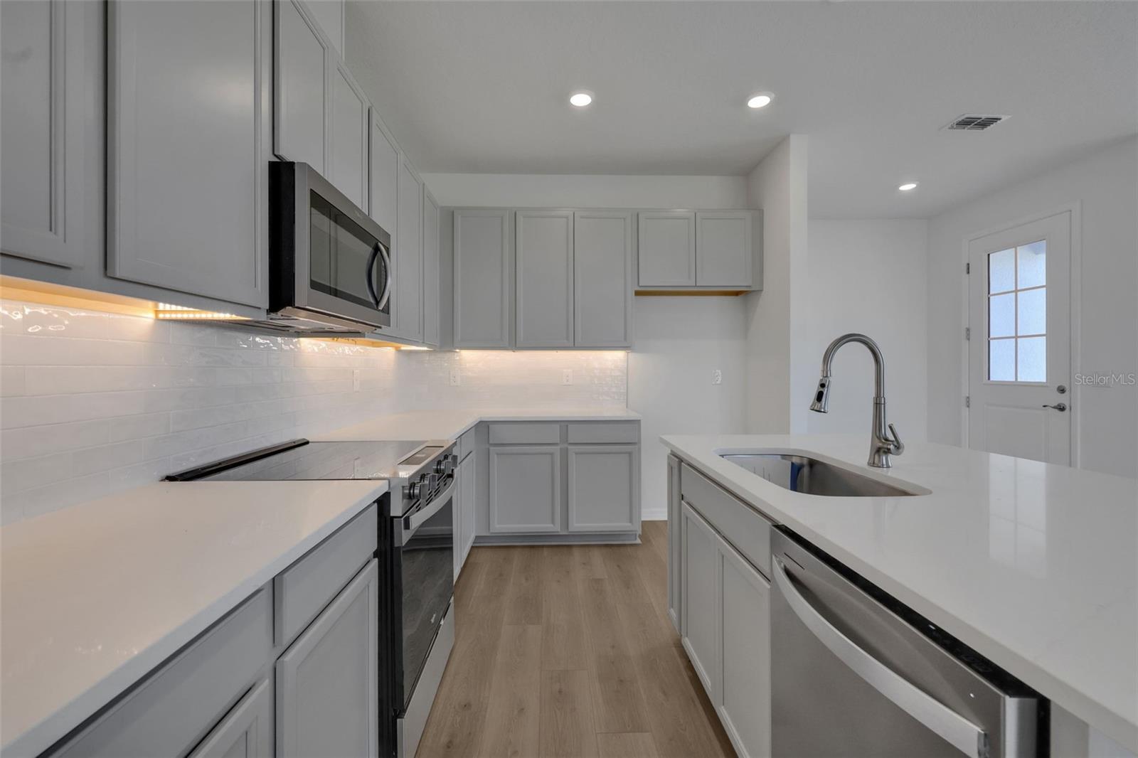 Townhouse at 7530 SEA OAK CT, PARRISH, photo 13 of 31