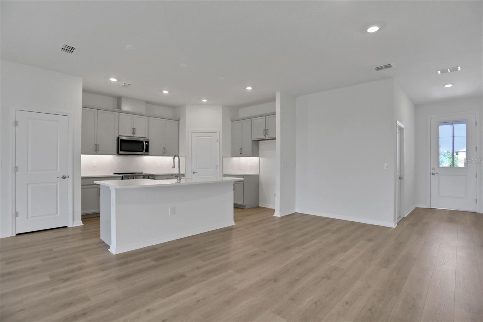 Townhouse at 7570 SEA OAK CT, PARRISH, photo 7 of 38