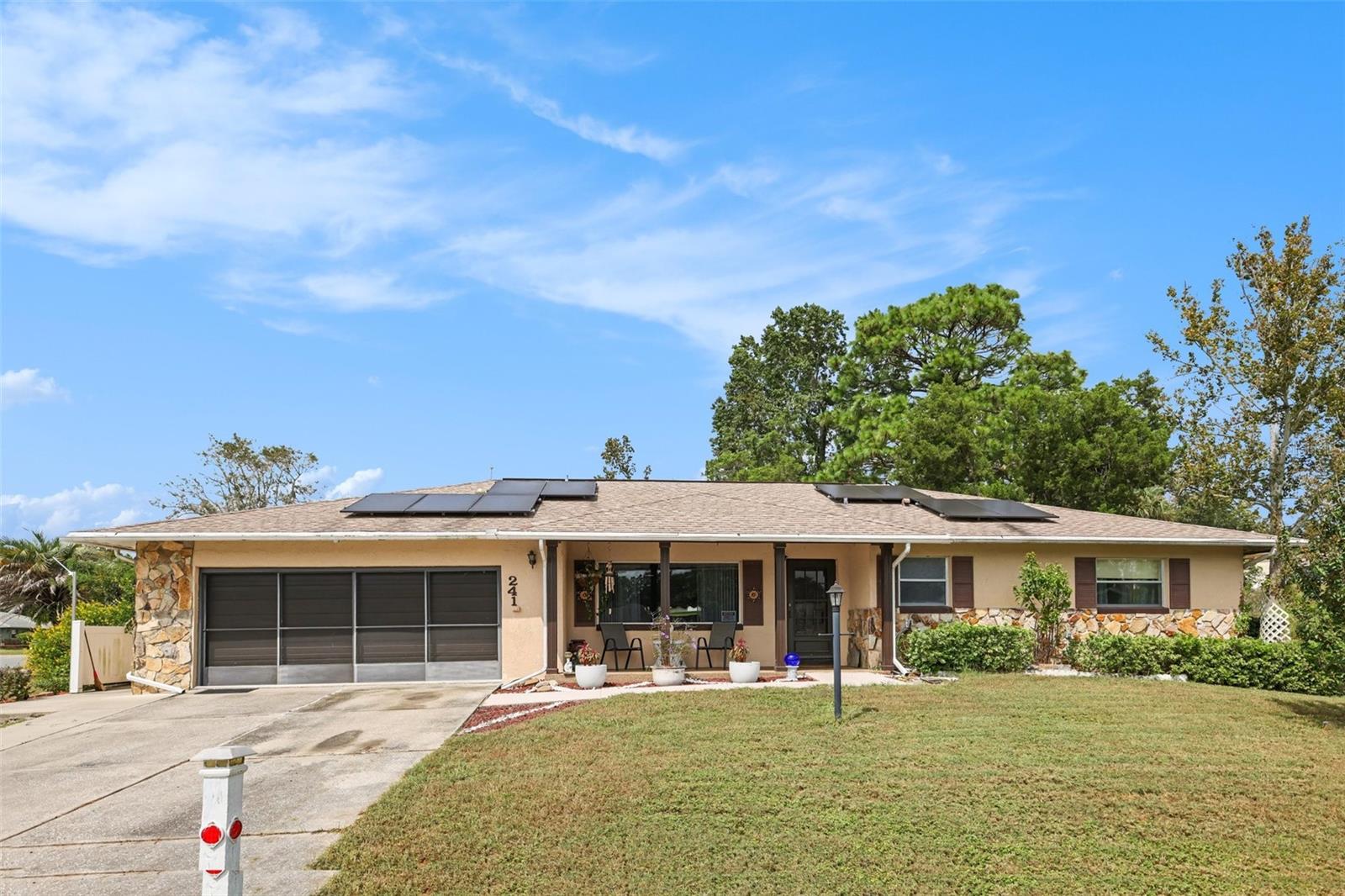 241 W HOLLYFERN PL