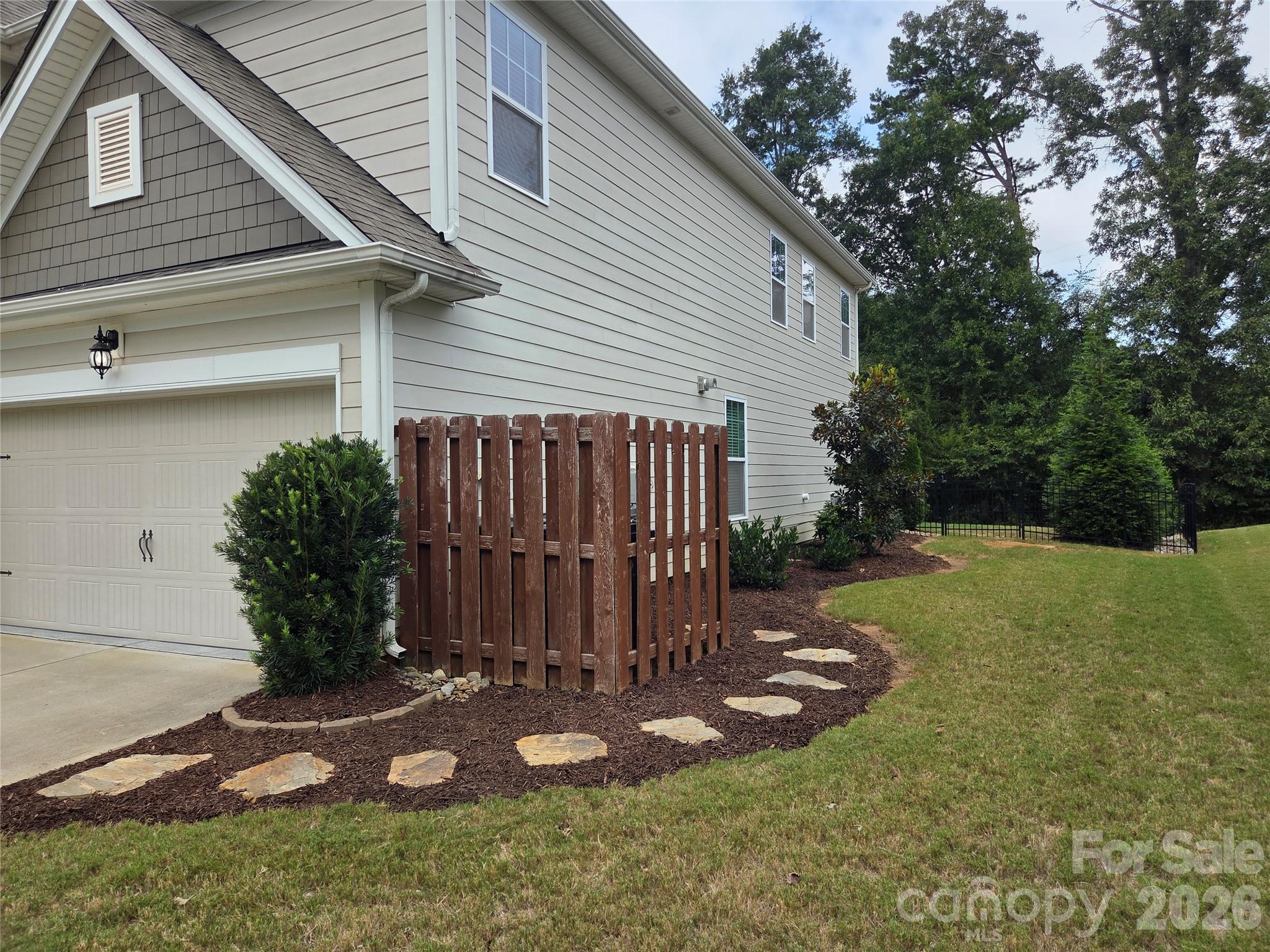 Single Family Residence at 9158 Cantrell Way, Huntersville, photo 9 of 40