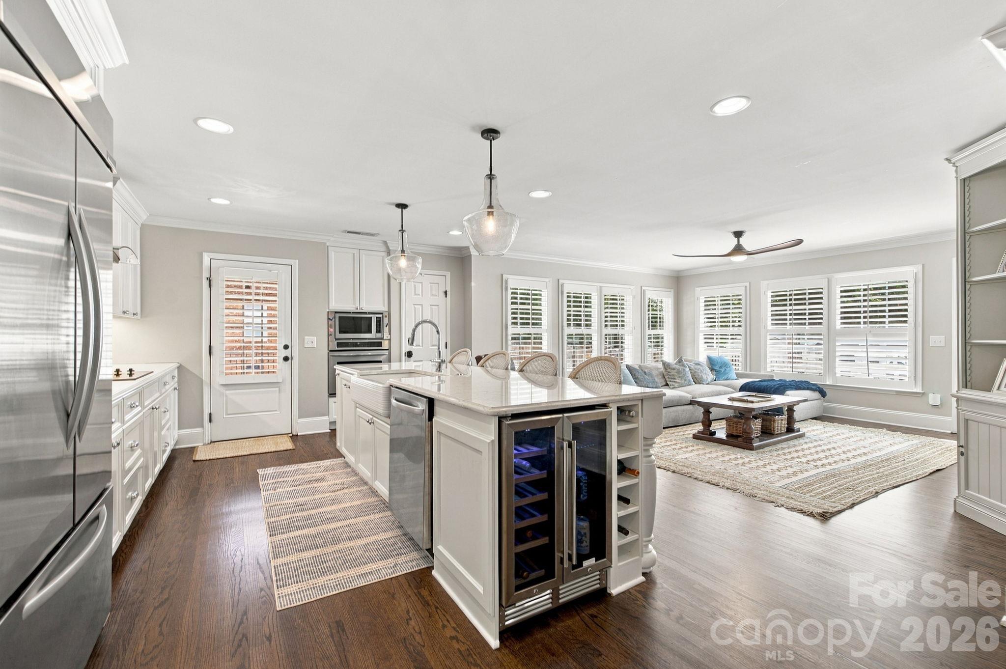 Single Family Residence at 1901 Runnymede Lane, Charlotte, photo 5 of 35