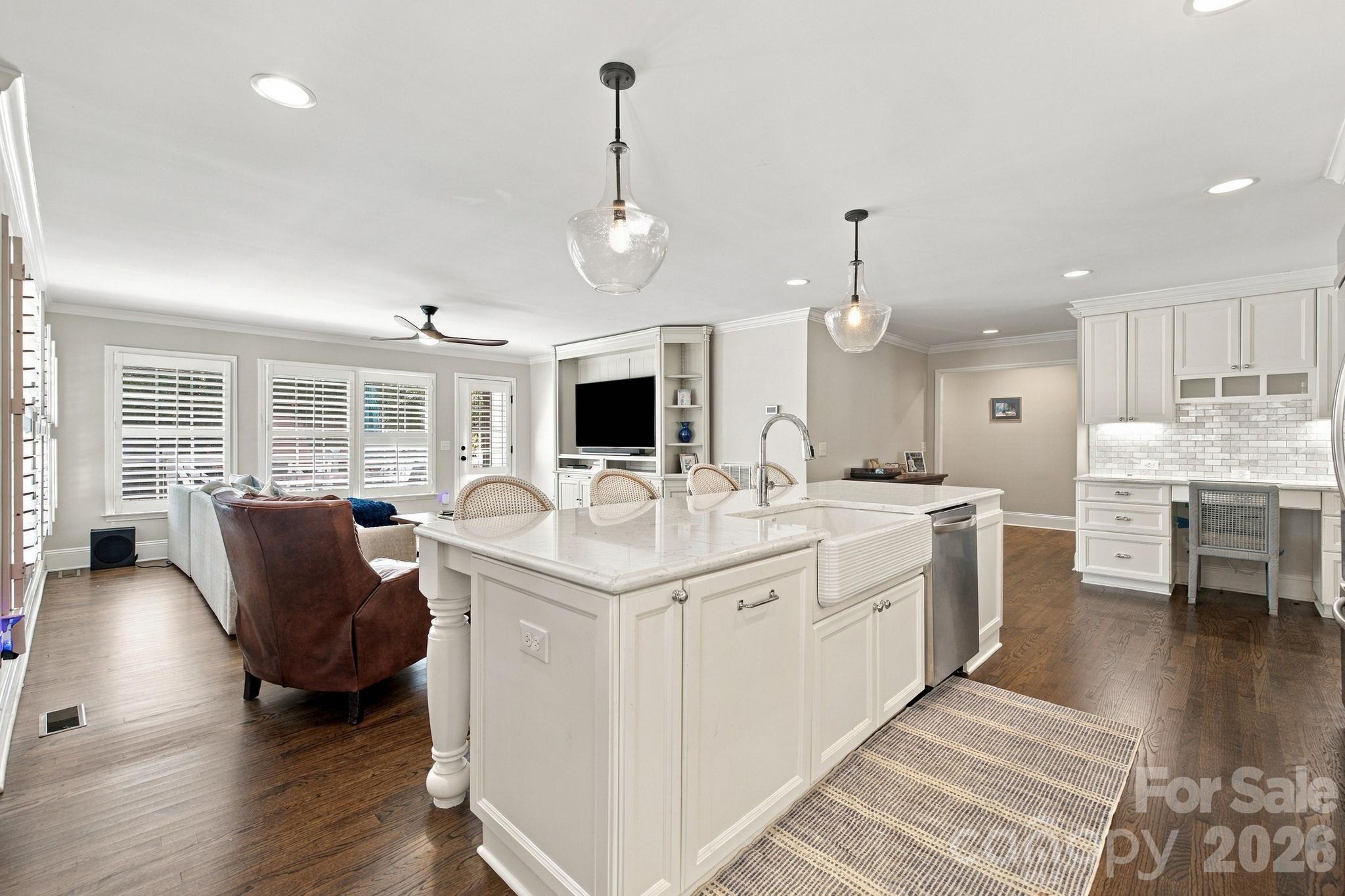 Single Family Residence at 1901 Runnymede Lane, Charlotte, photo 6 of 35