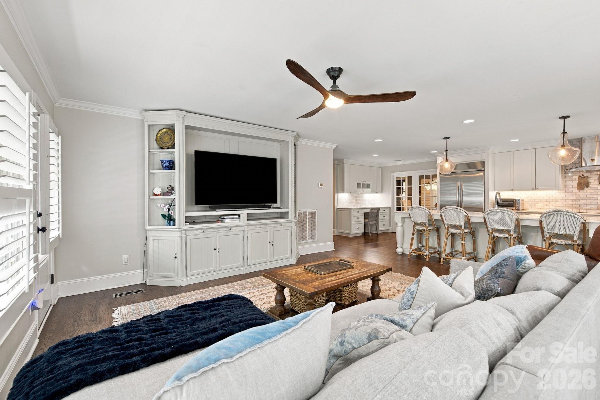 Single Family Residence at 1901 Runnymede Lane, Charlotte, photo 10 of 35