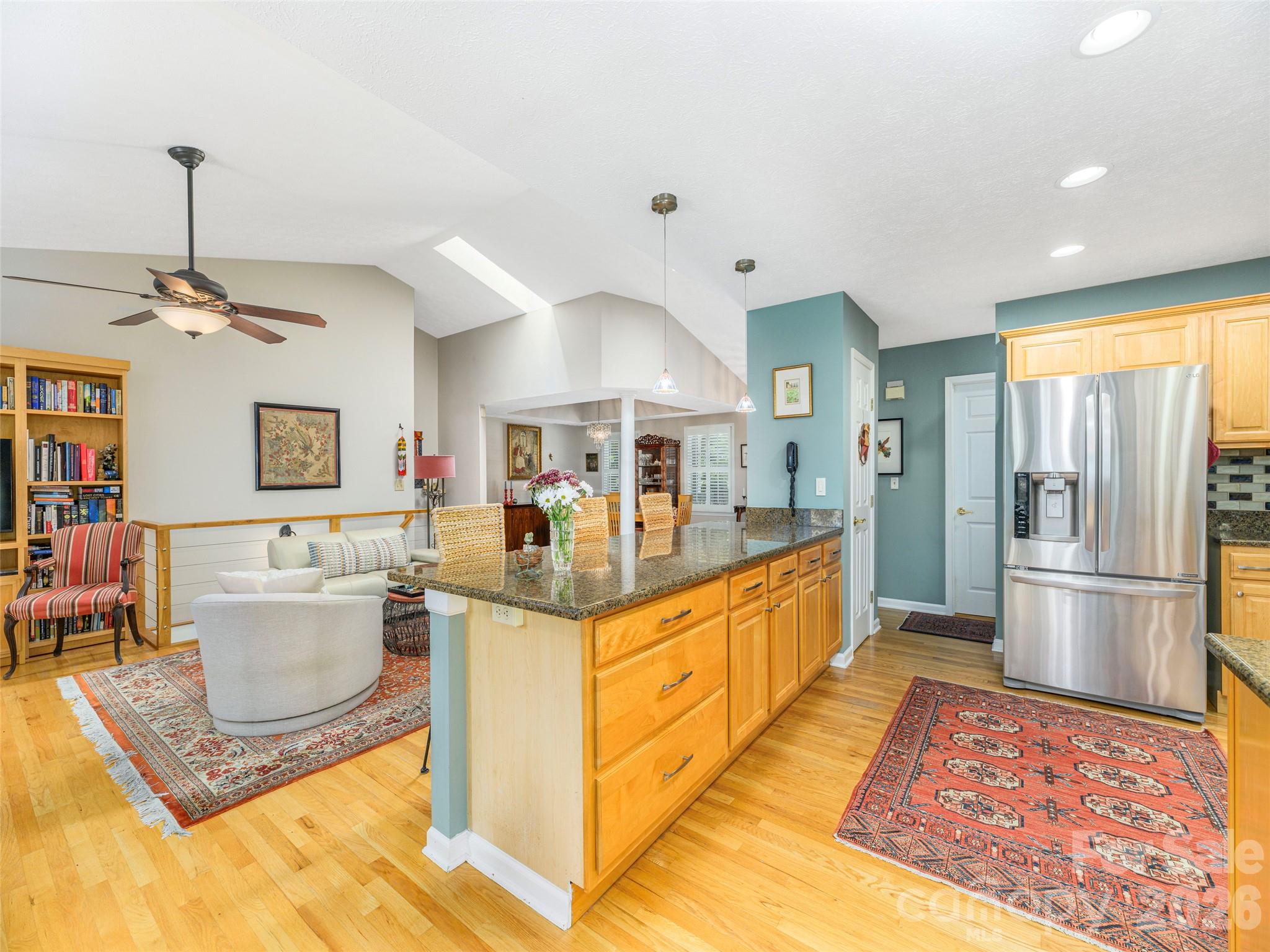 Single Family Residence at 130 Olds Trail, Hendersonville, photo 15 of 48
