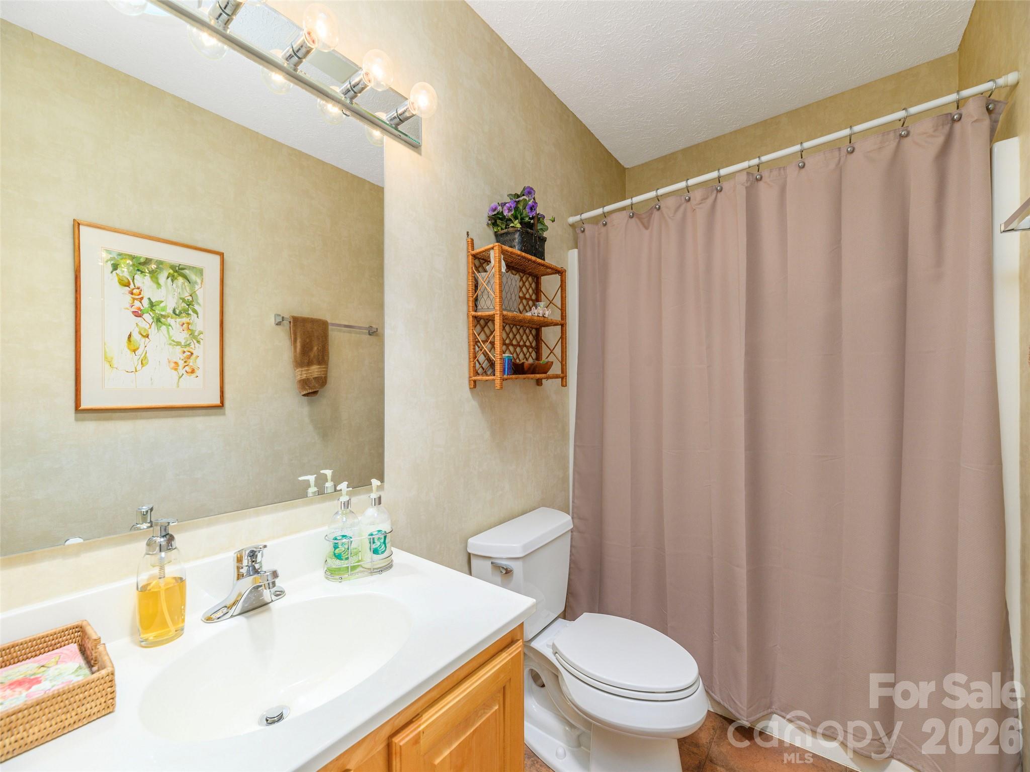 Single Family Residence at 130 Olds Trail, Hendersonville, photo 28 of 48