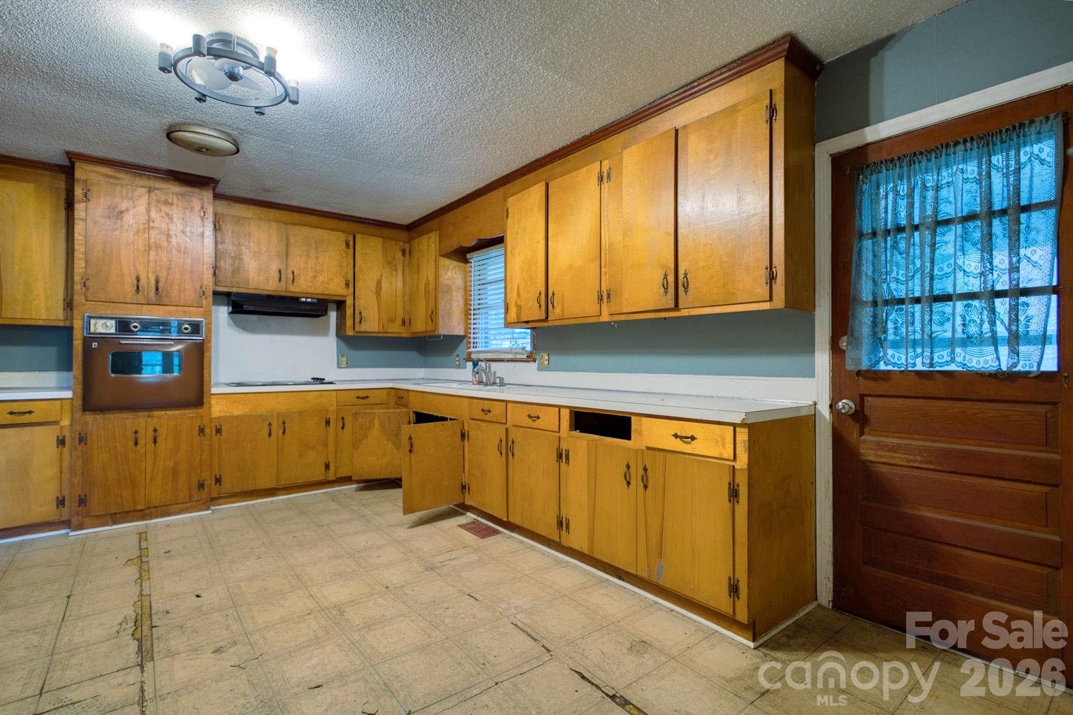 Single Family Residence at 4027 Great Falls Hwy Highway, Great Falls, photo 16 of 42