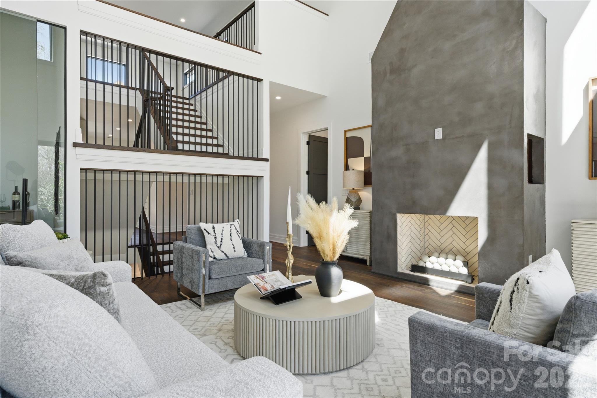 Great Room - 1423 S Wendover Road, Charlotte