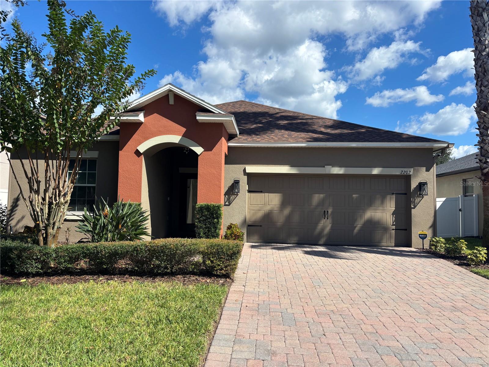 2202 ROMANUM DR