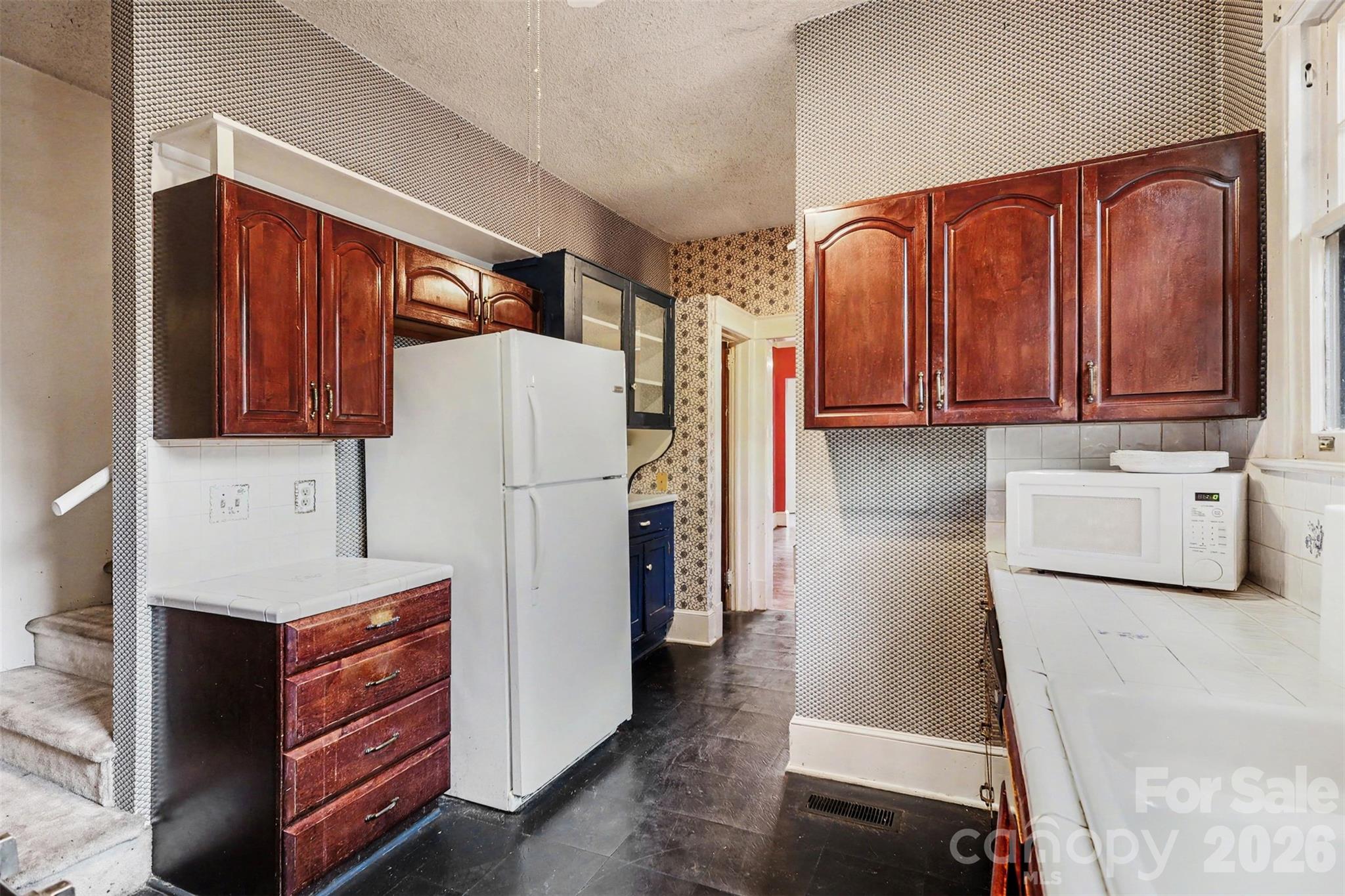 Single Family Residence at 510 Hawthorne Lane, Charlotte, photo 7 of 28