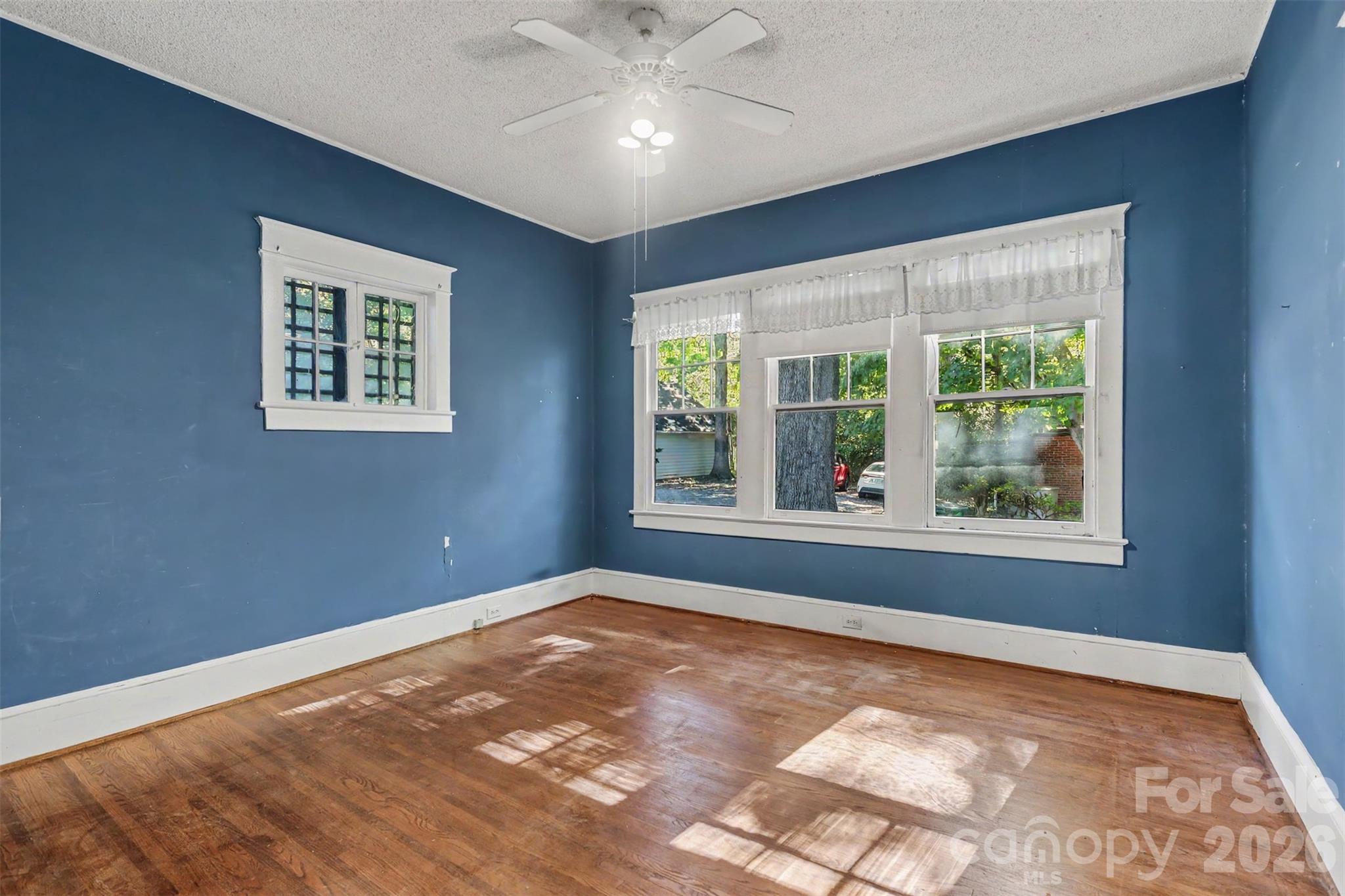 Single Family Residence at 510 Hawthorne Lane, Charlotte, photo 15 of 28