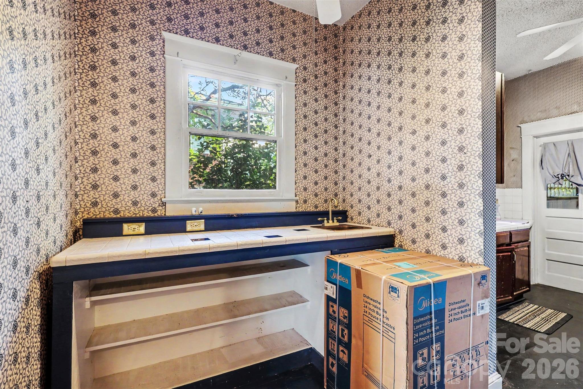 Butlers Pantry - 510 Hawthorne Lane, Charlotte
