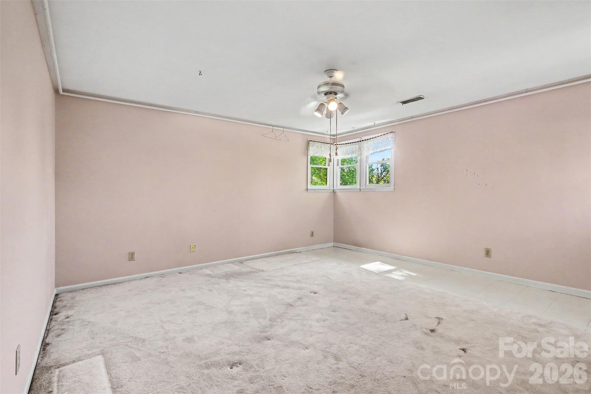 Single Family Residence at 510 Hawthorne Lane, Charlotte, photo 18 of 28